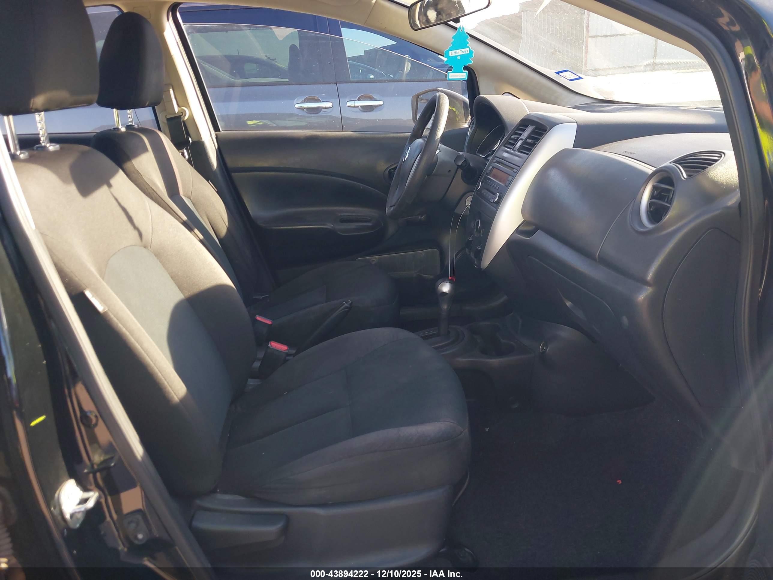 NISSAN VERSA image 5
