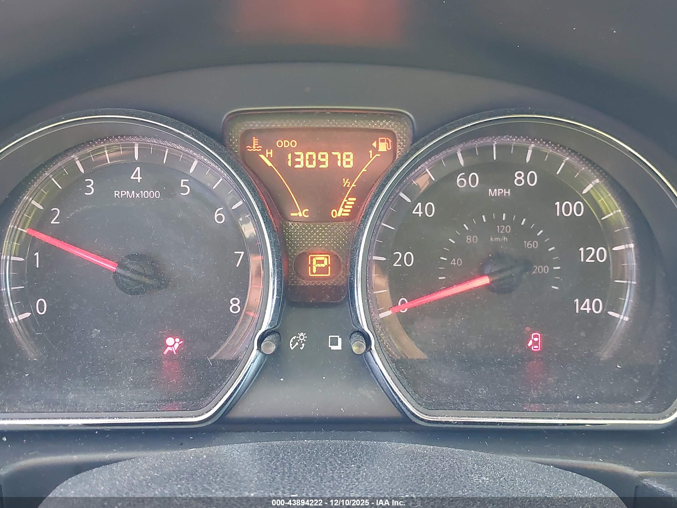 NISSAN VERSA image 7