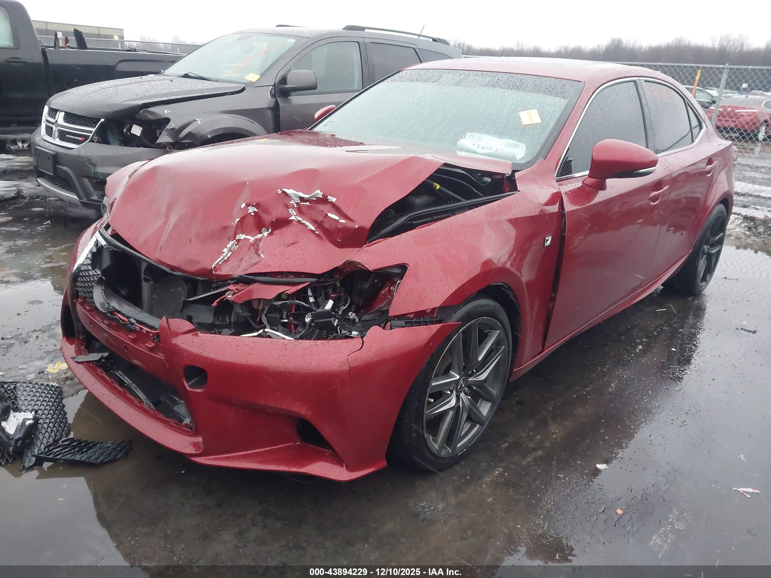 LEXUS IS image 2