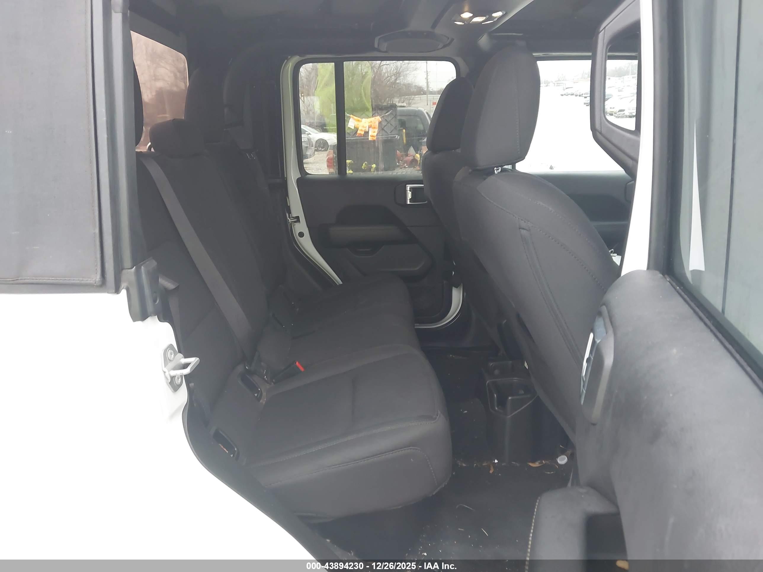 JEEP GLADIATOR image 8