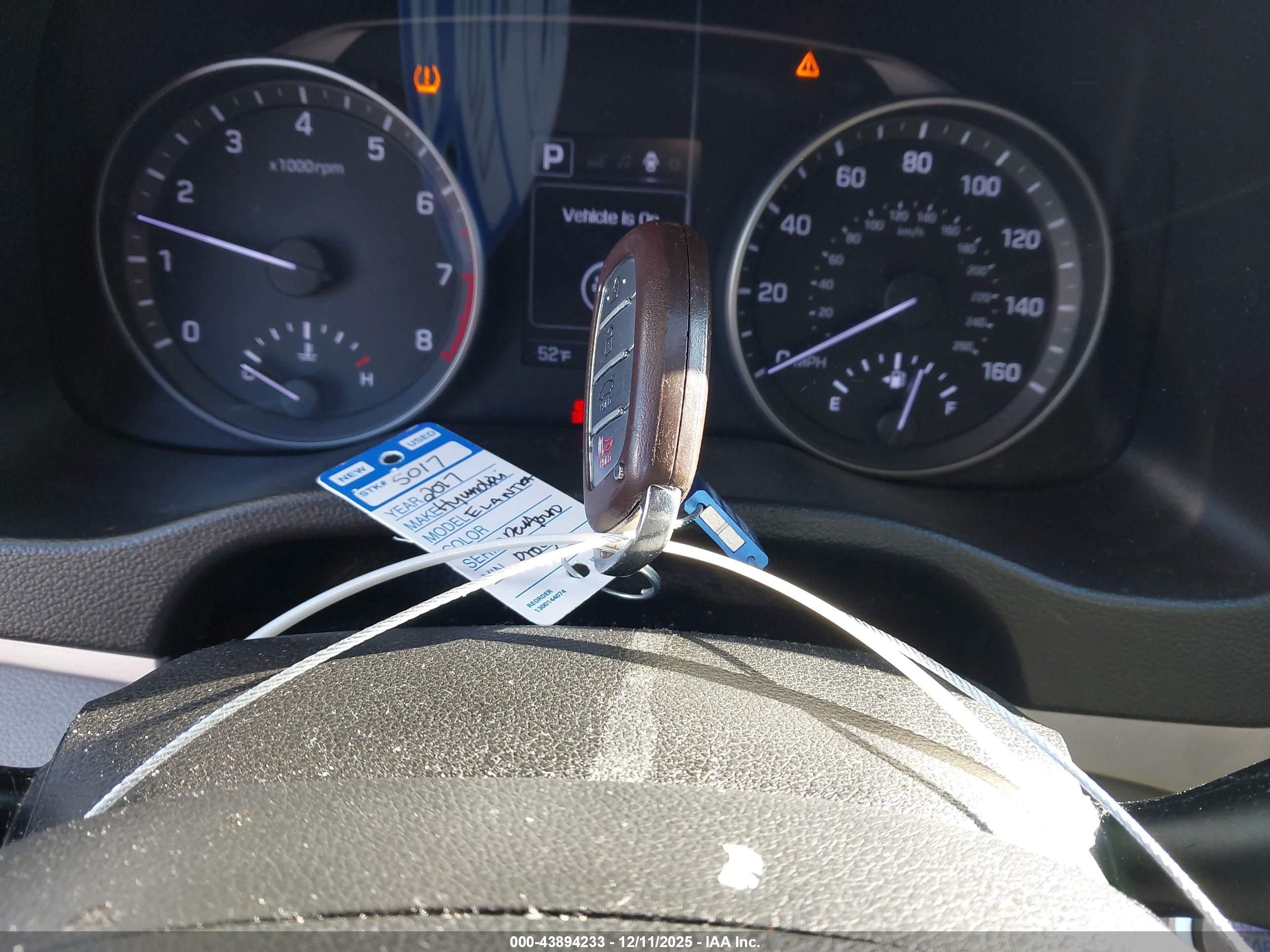 HYUNDAI ELANTRA image 11