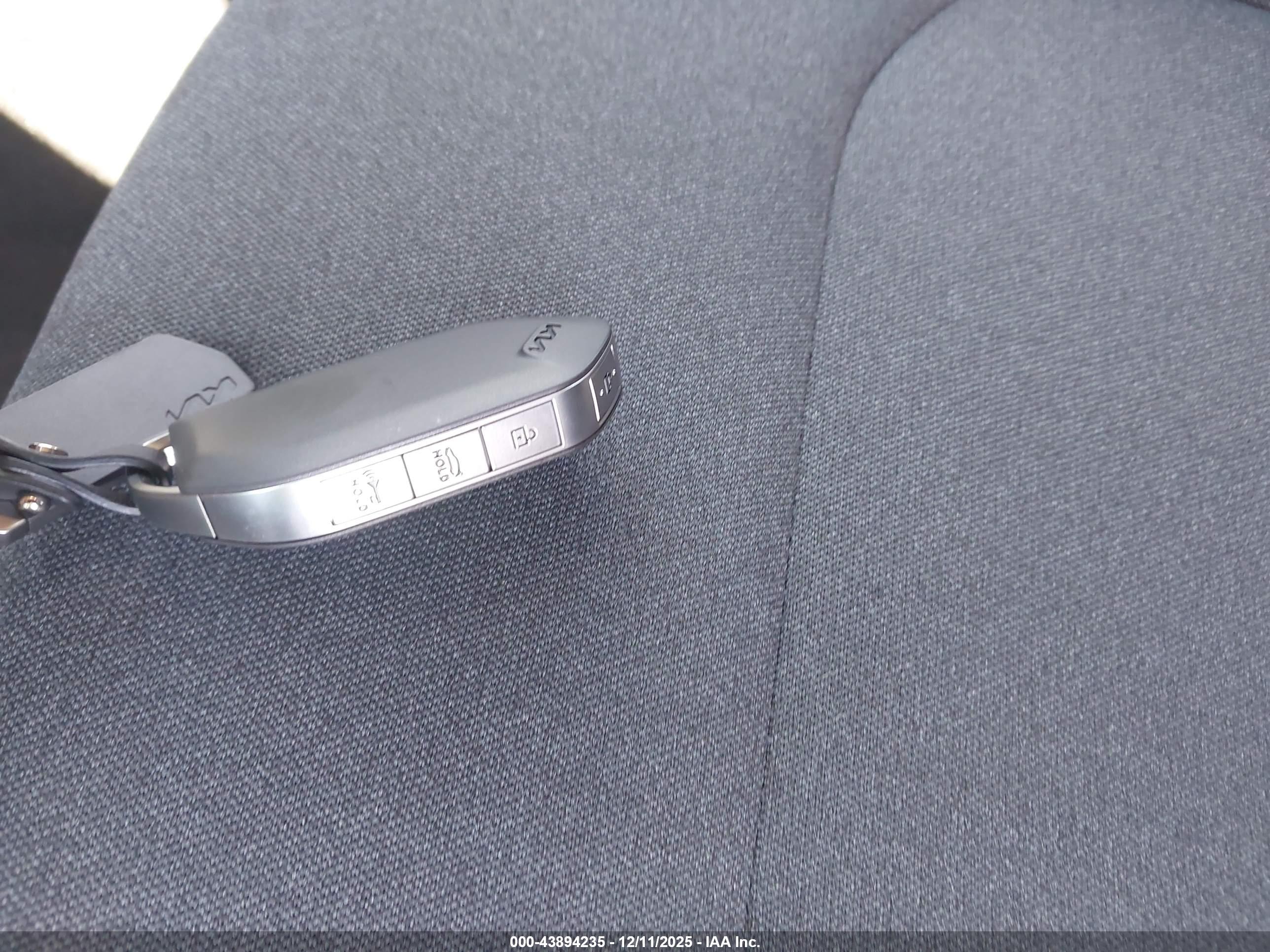 KIA K4 image 11