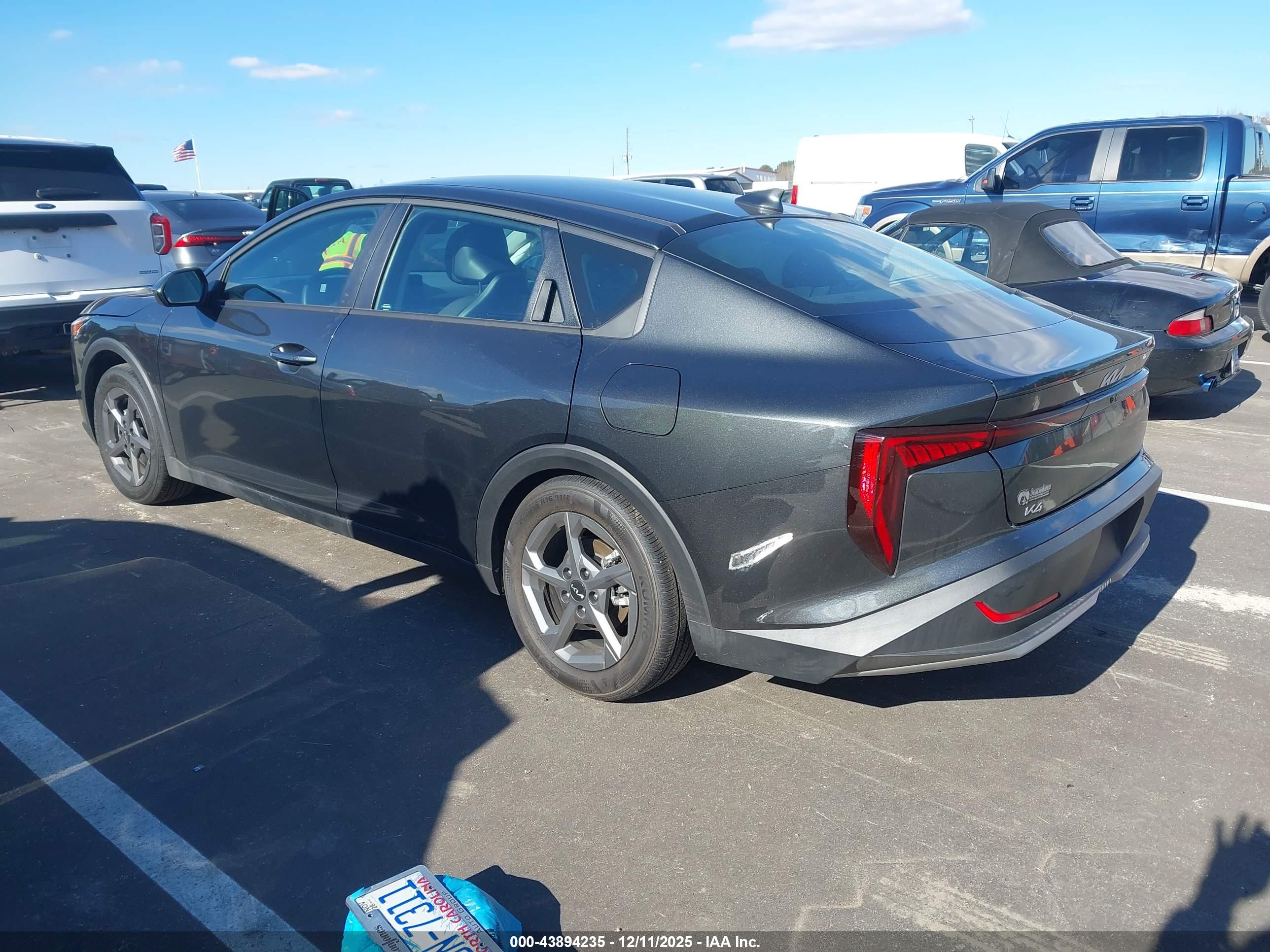 KIA K4 image 3