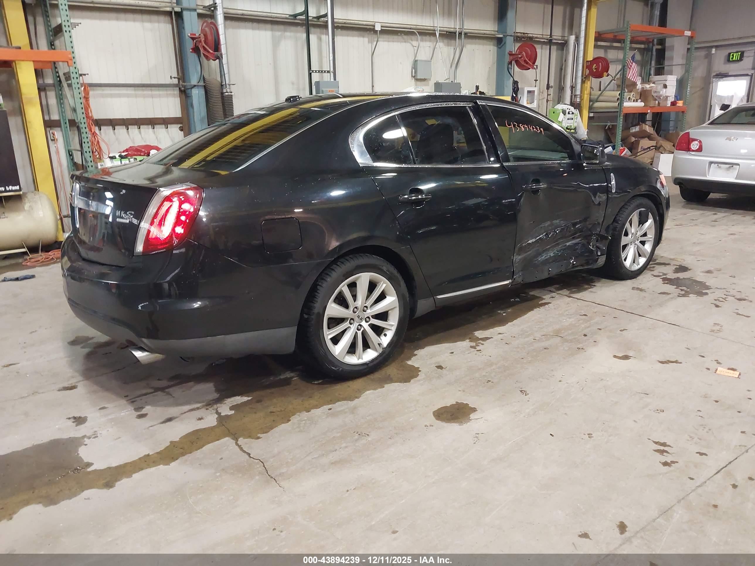 LINCOLN MKS image 4