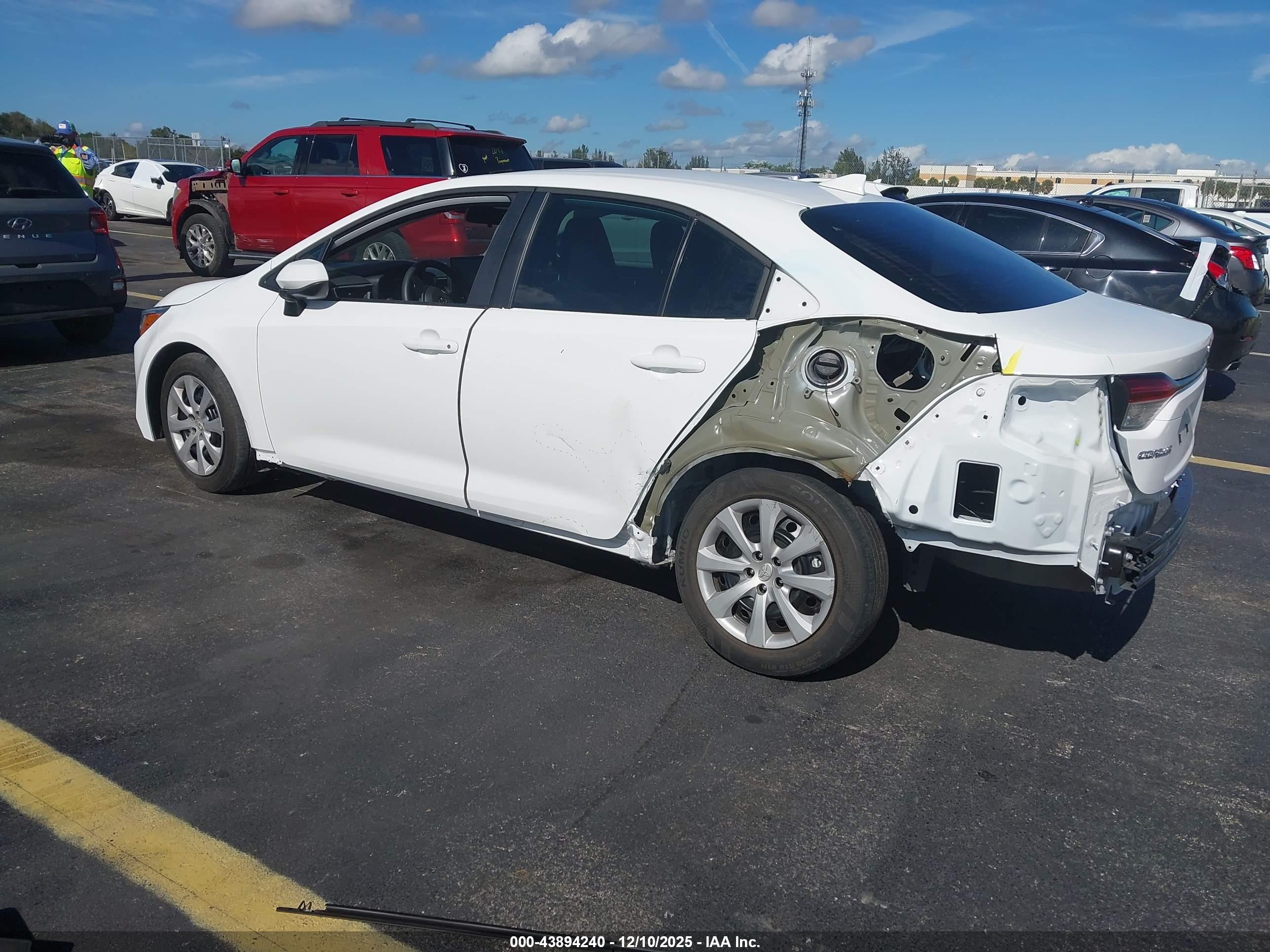 TOYOTA COROLLA image 3