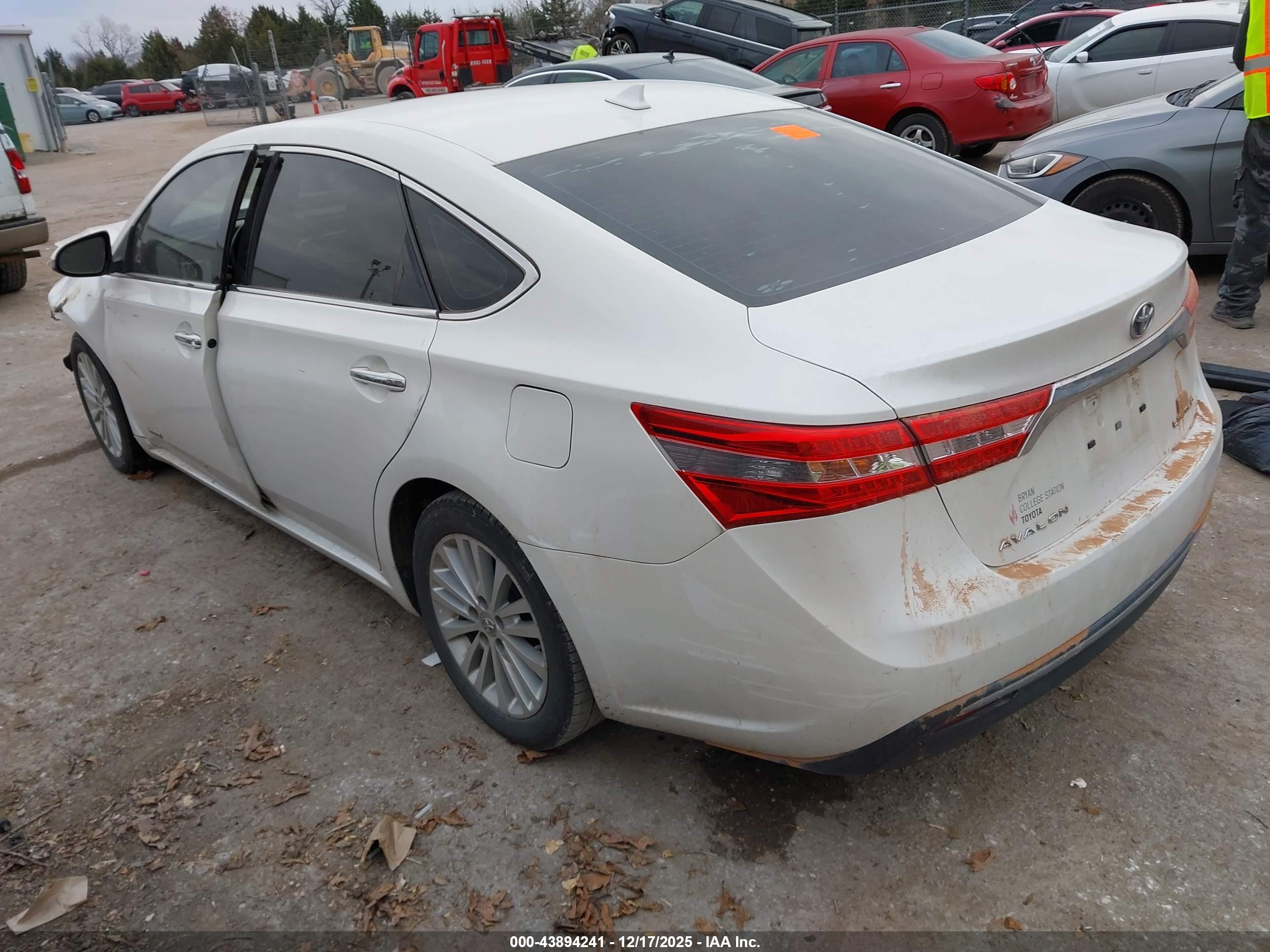 TOYOTA AVALON image 3