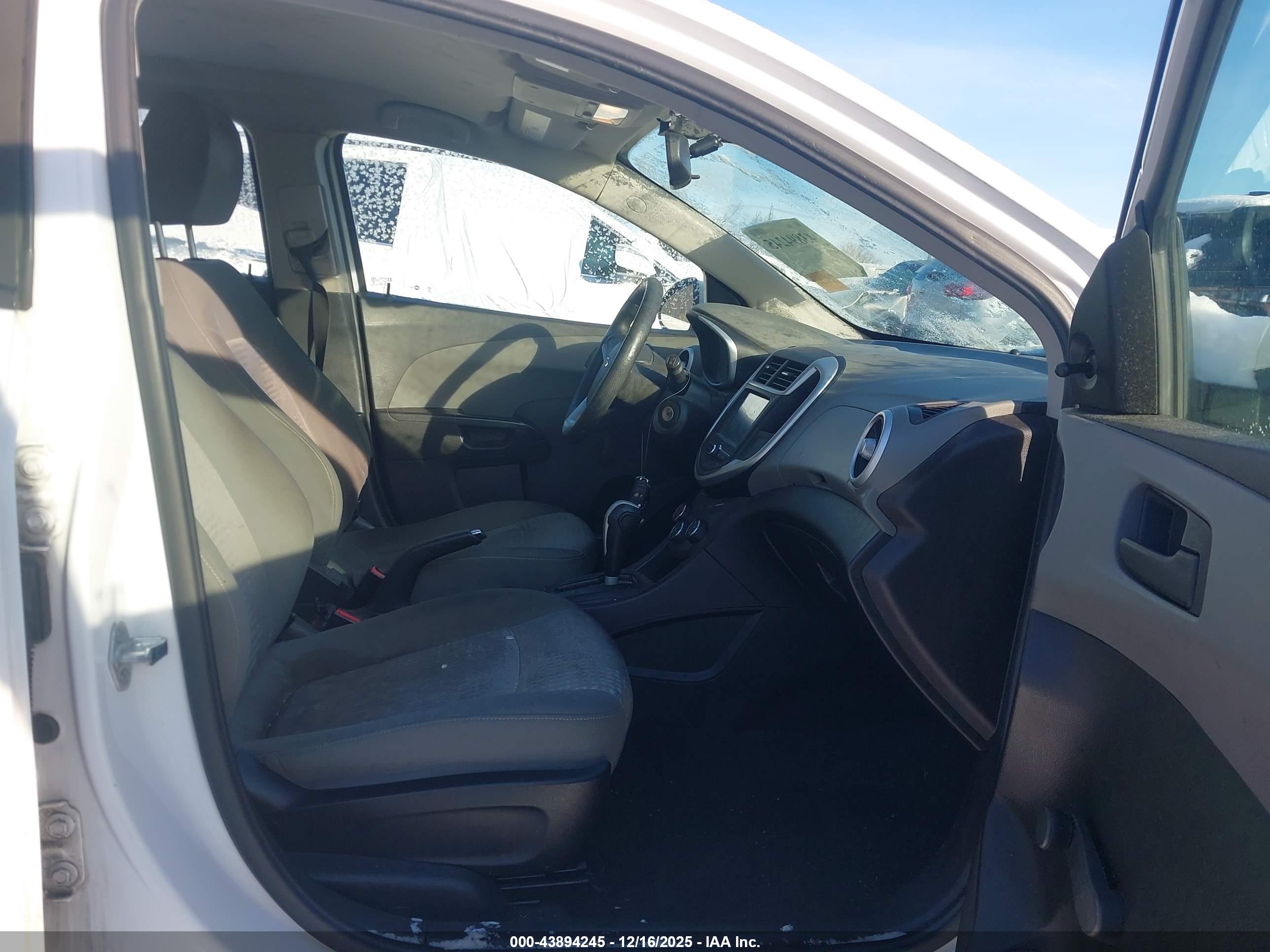 CHEVROLET SONIC image 5