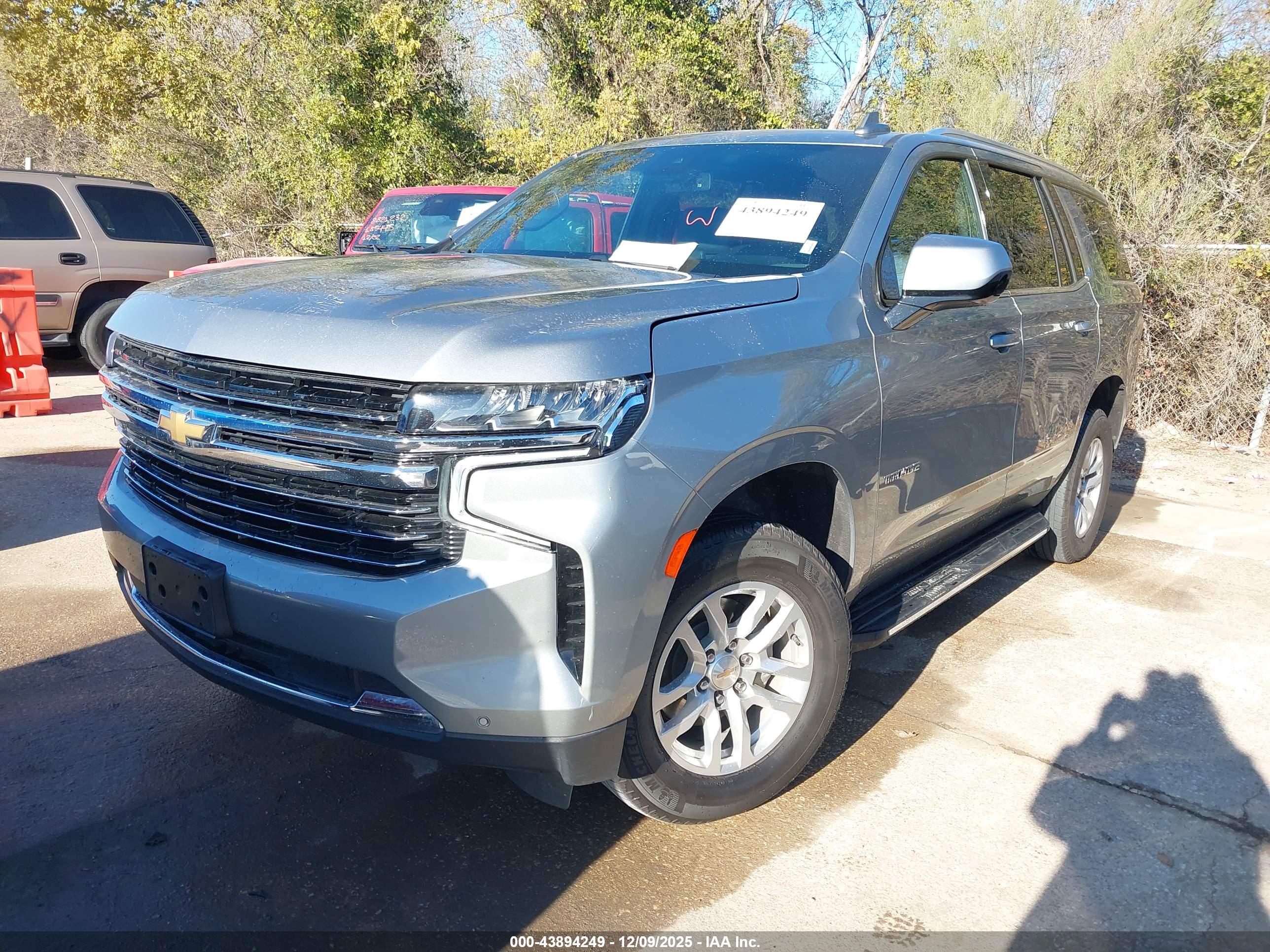CHEVROLET TAHOE image 2