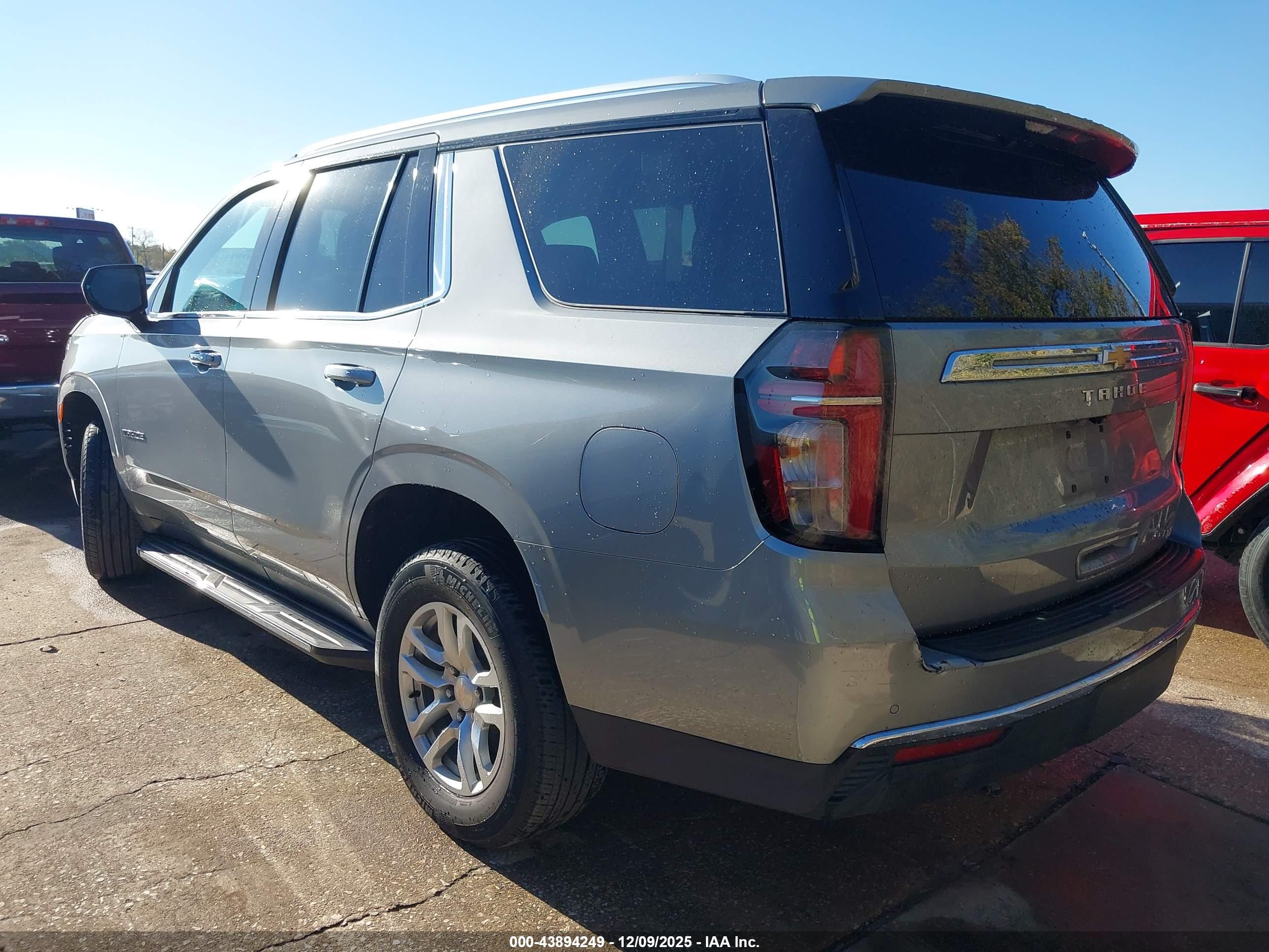 CHEVROLET TAHOE image 3