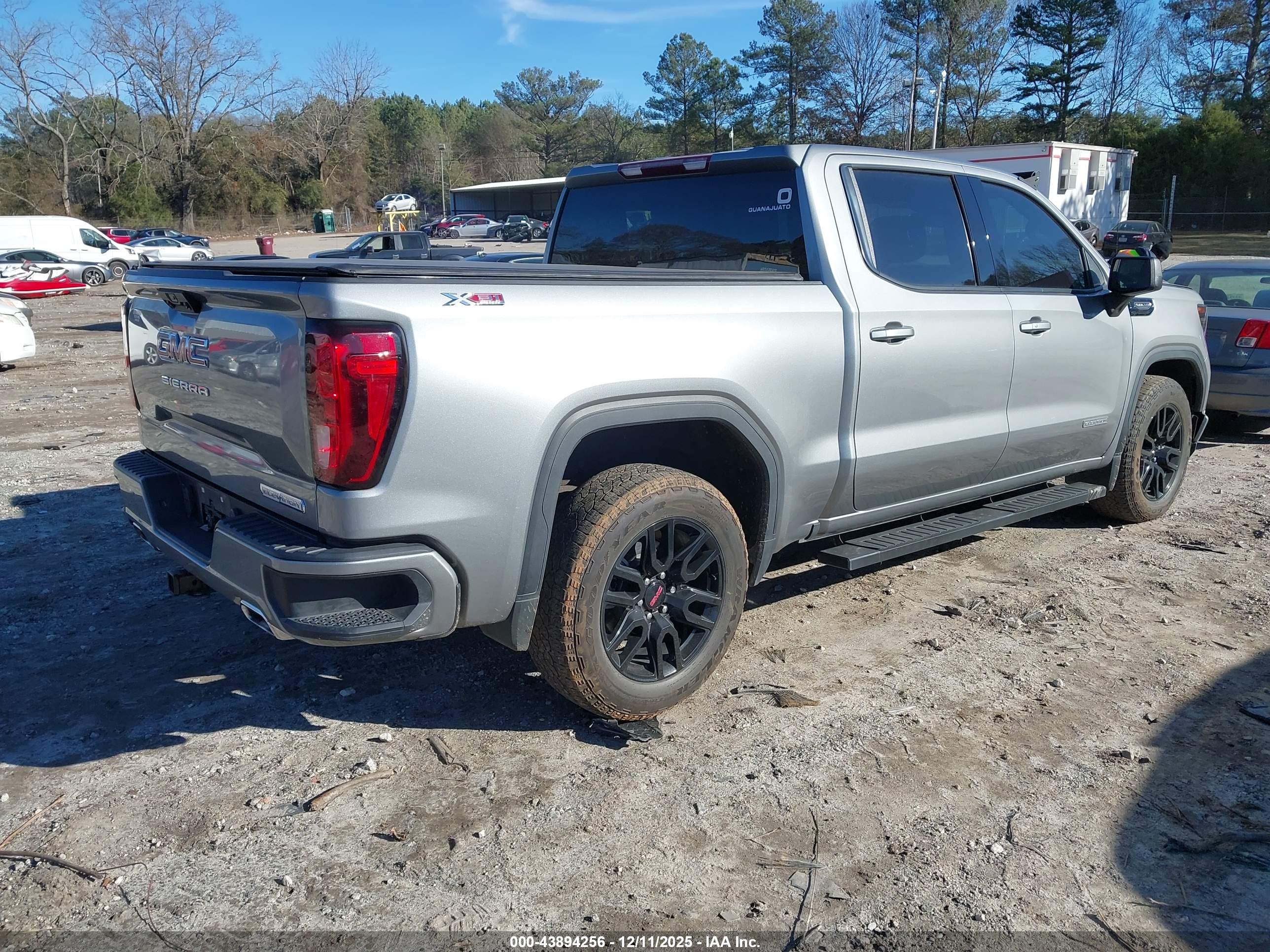 GMC SIERRA image 4