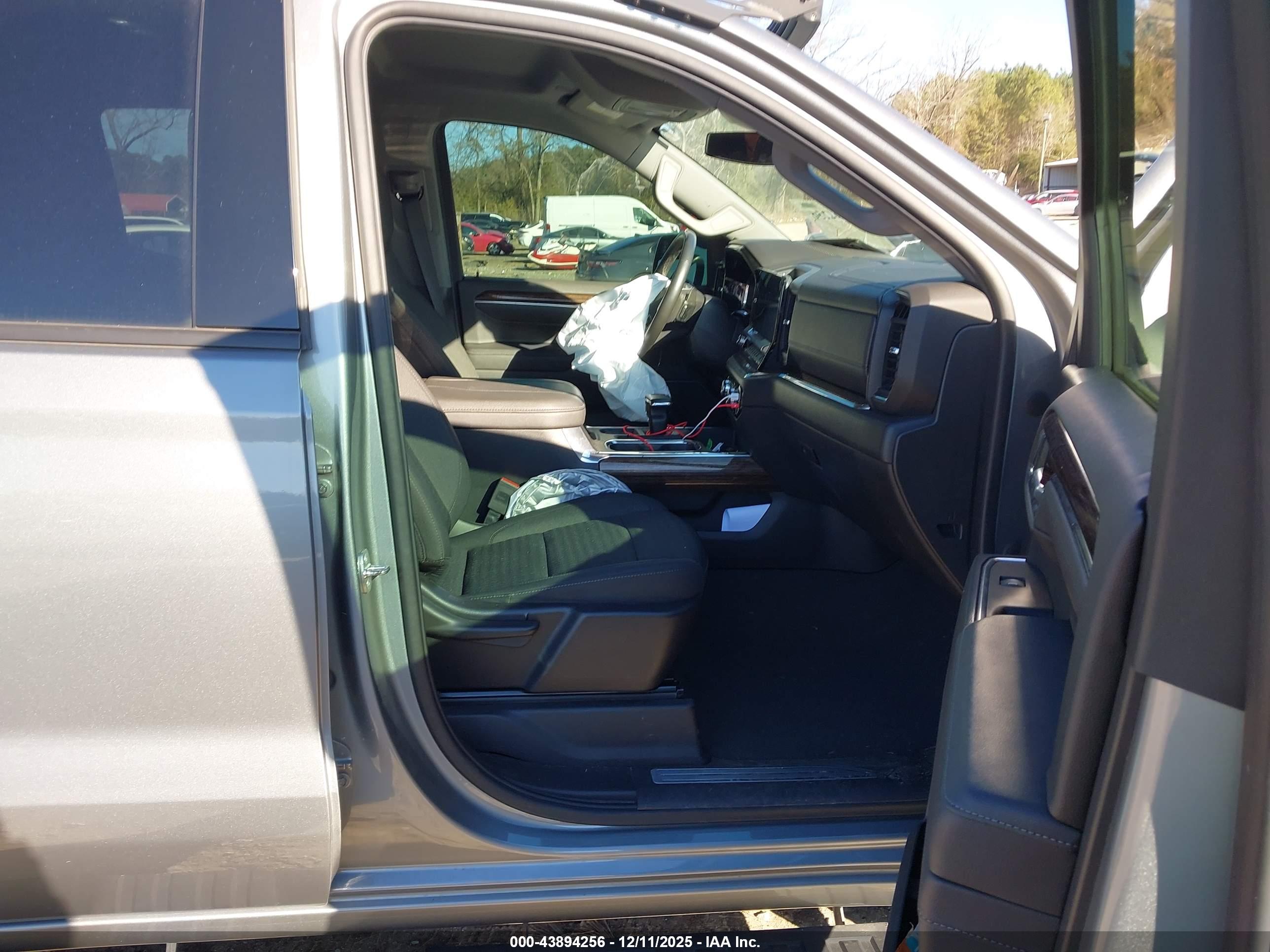 GMC SIERRA image 5