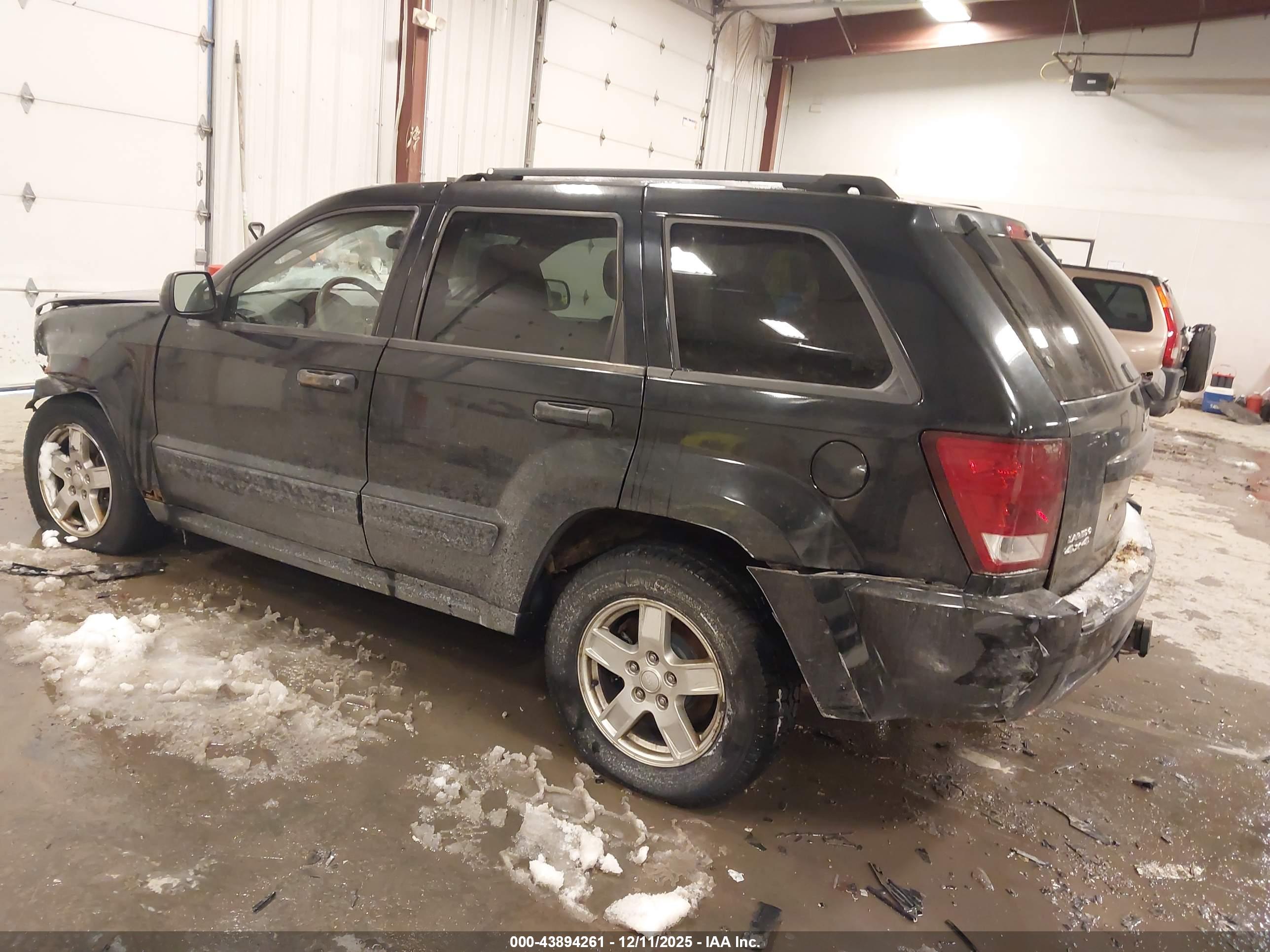 JEEP GRAND image 3