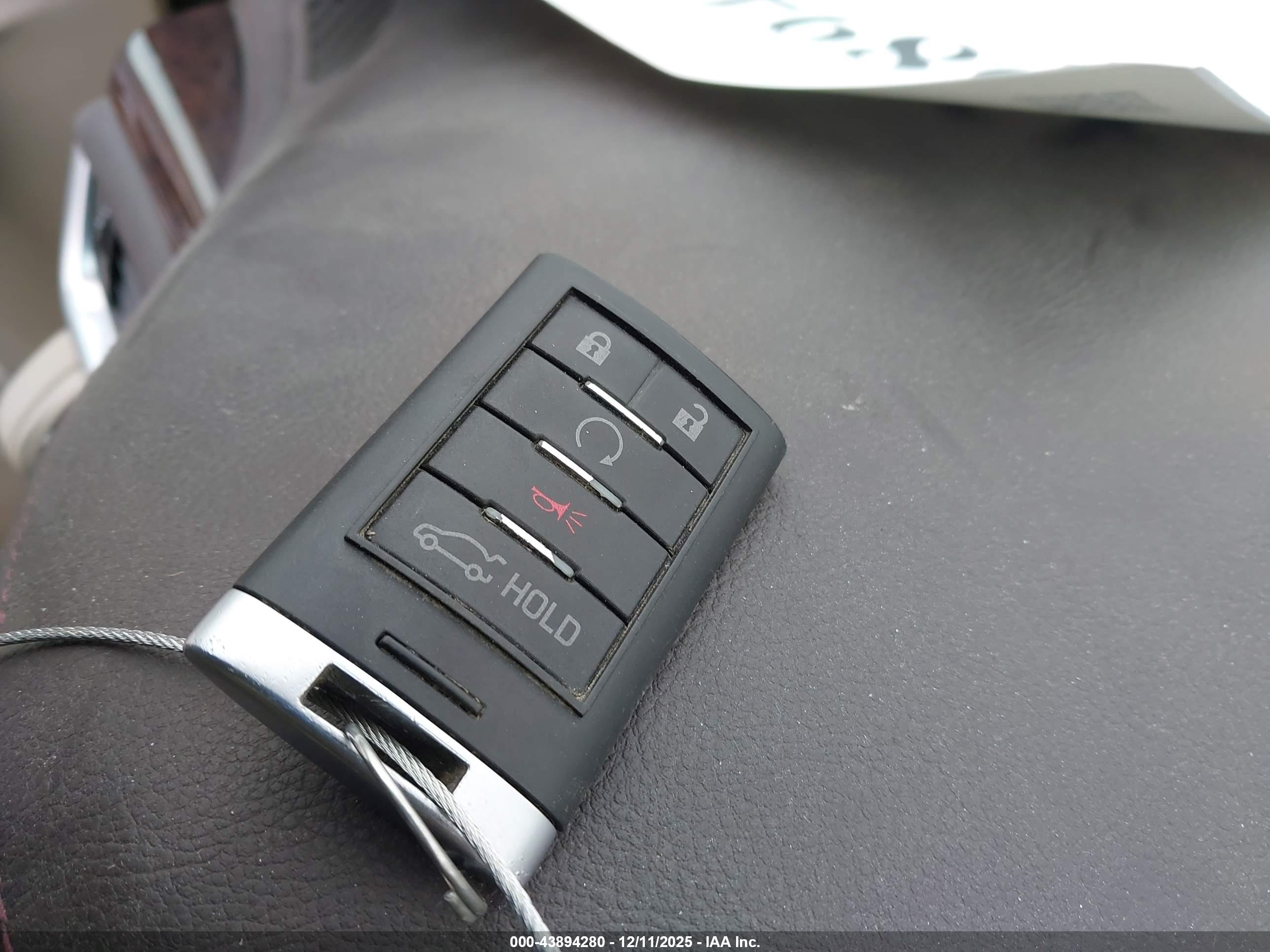 CADILLAC XTS image 11