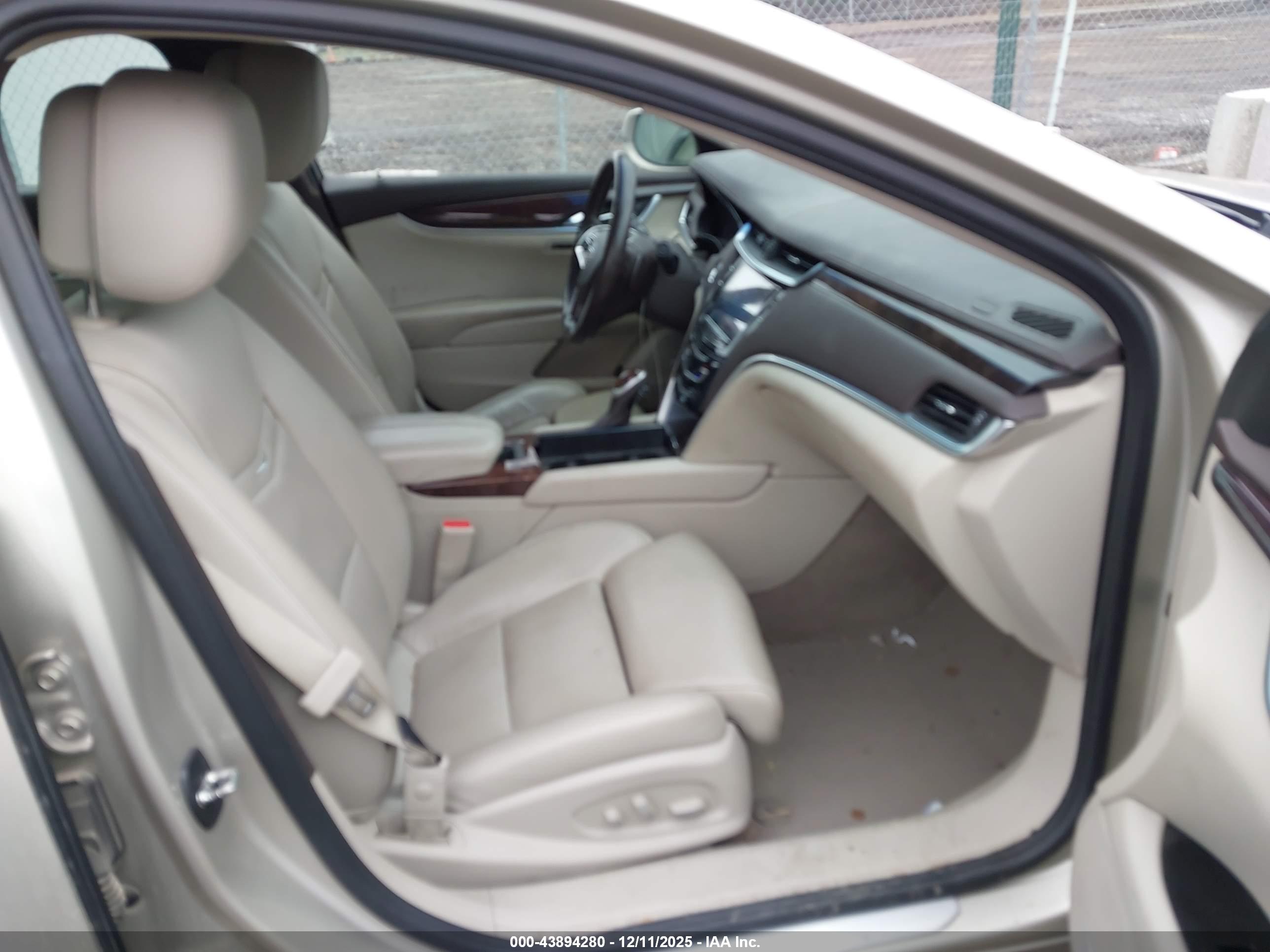 CADILLAC XTS image 5