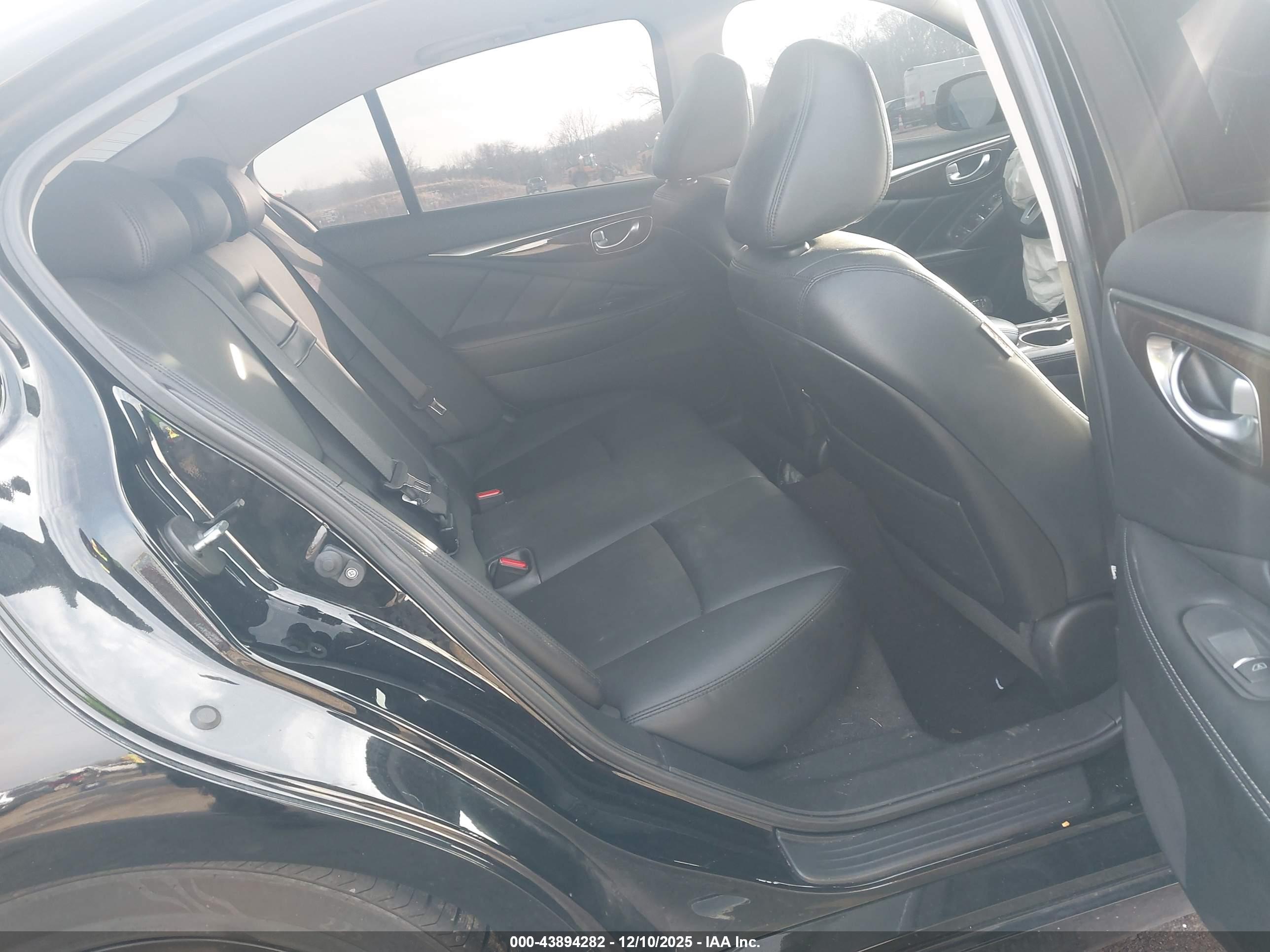 INFINITI Q50 image 8