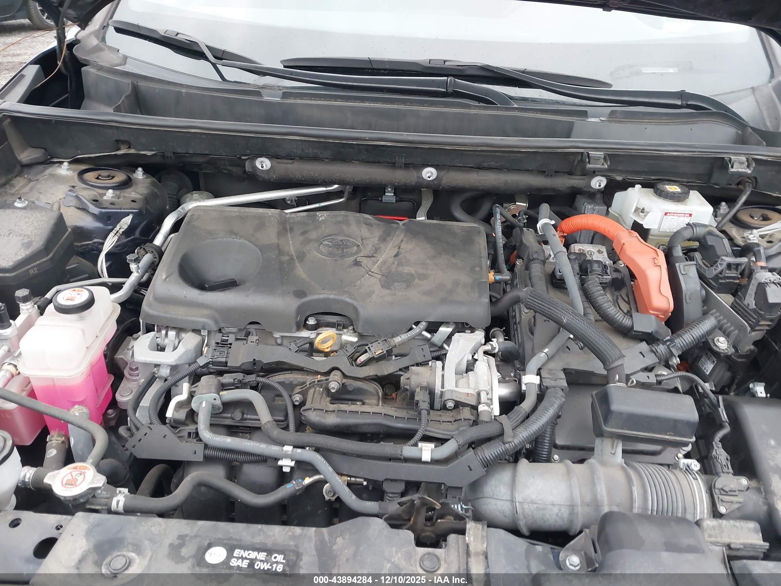 TOYOTA RAV4 image 10