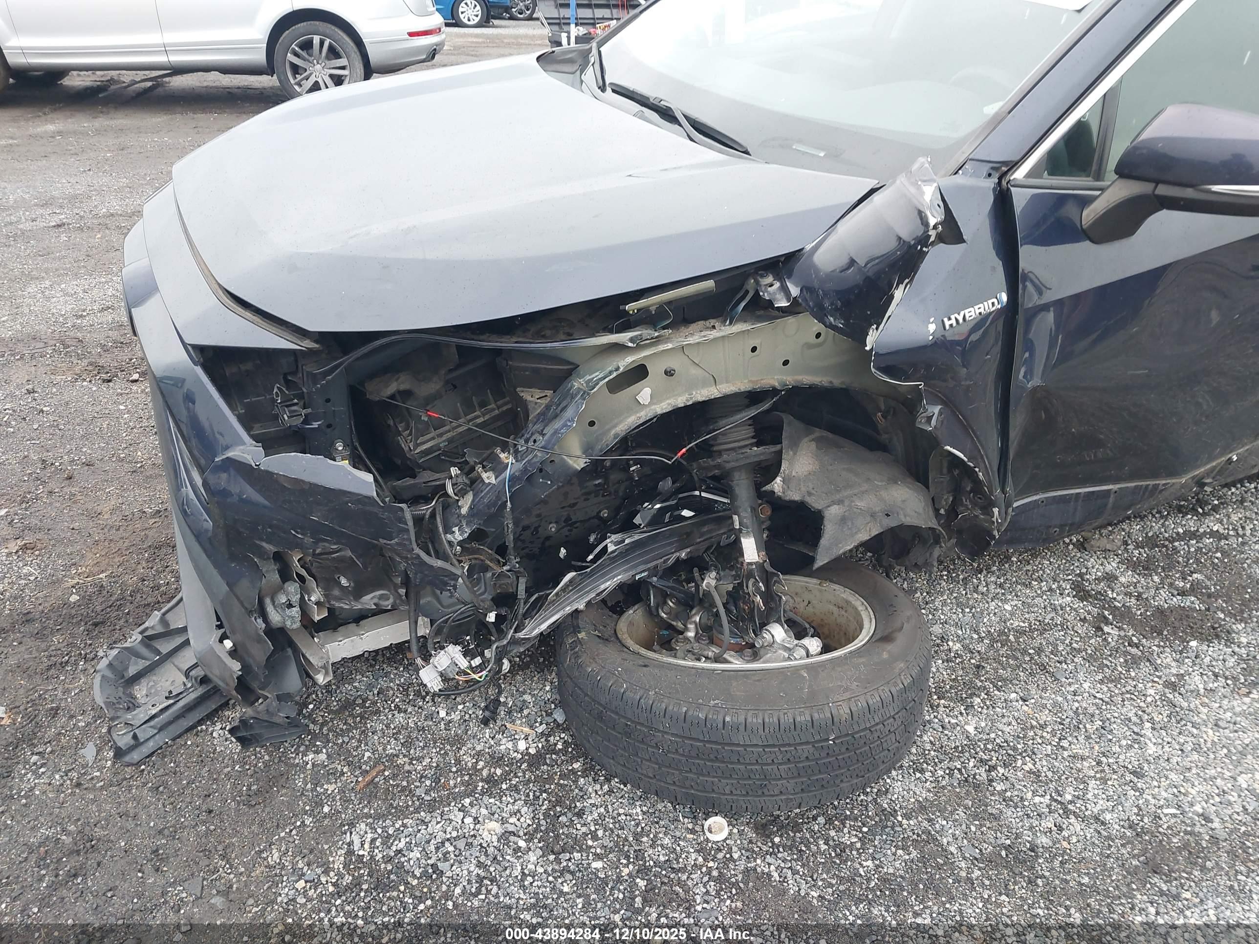 TOYOTA RAV4 image 6
