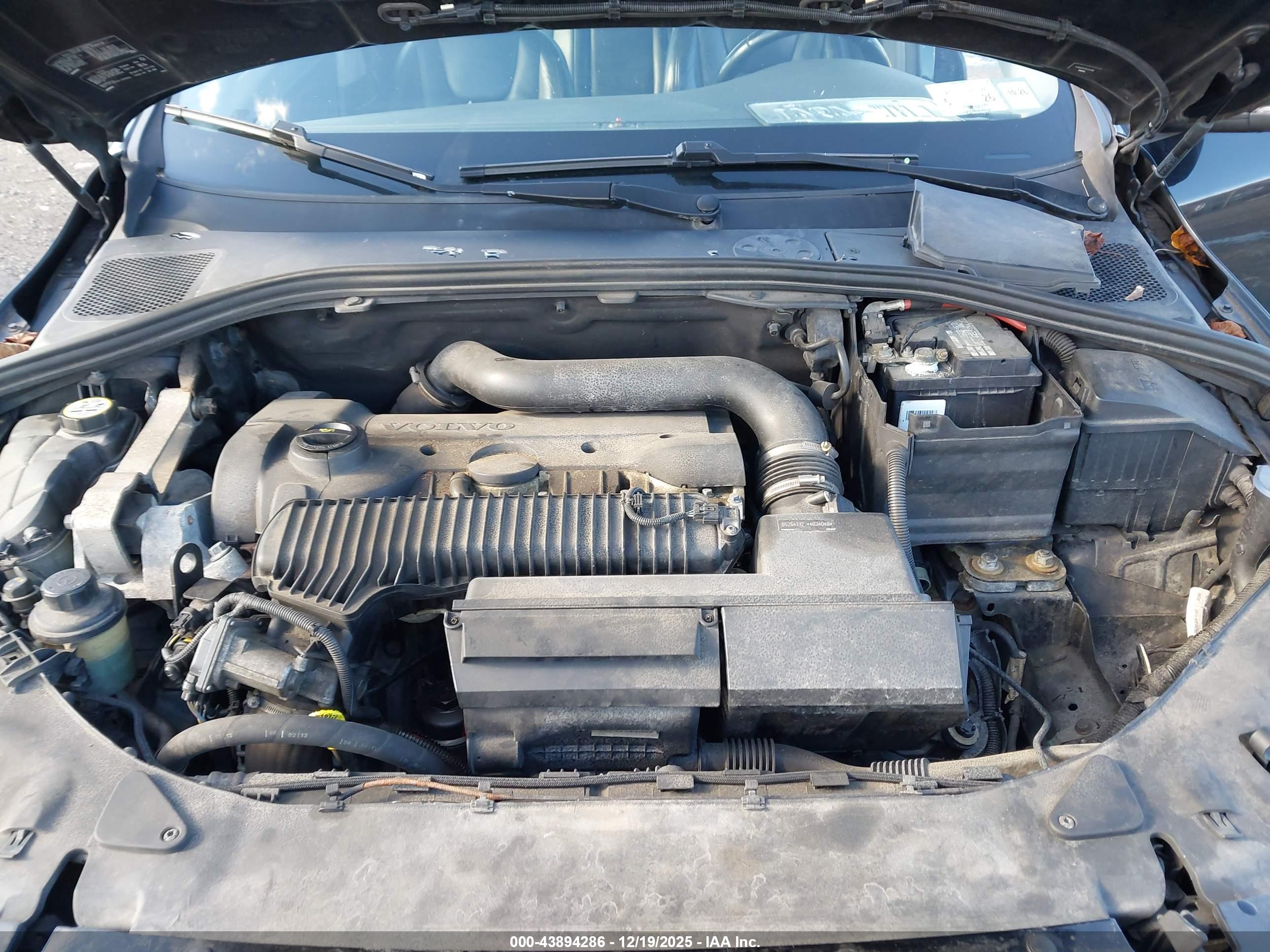 VOLVO S60 image 10