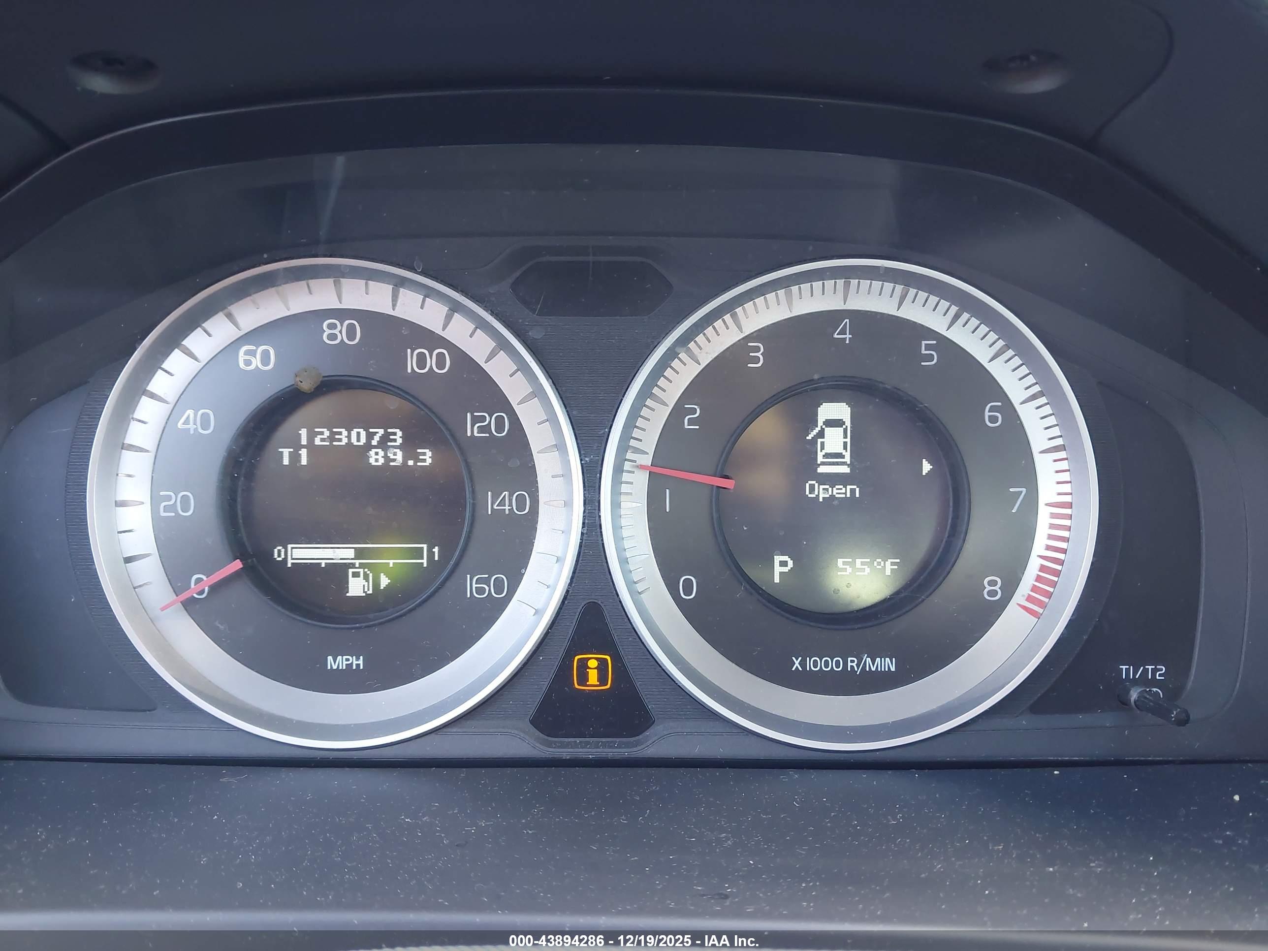 VOLVO S60 image 7