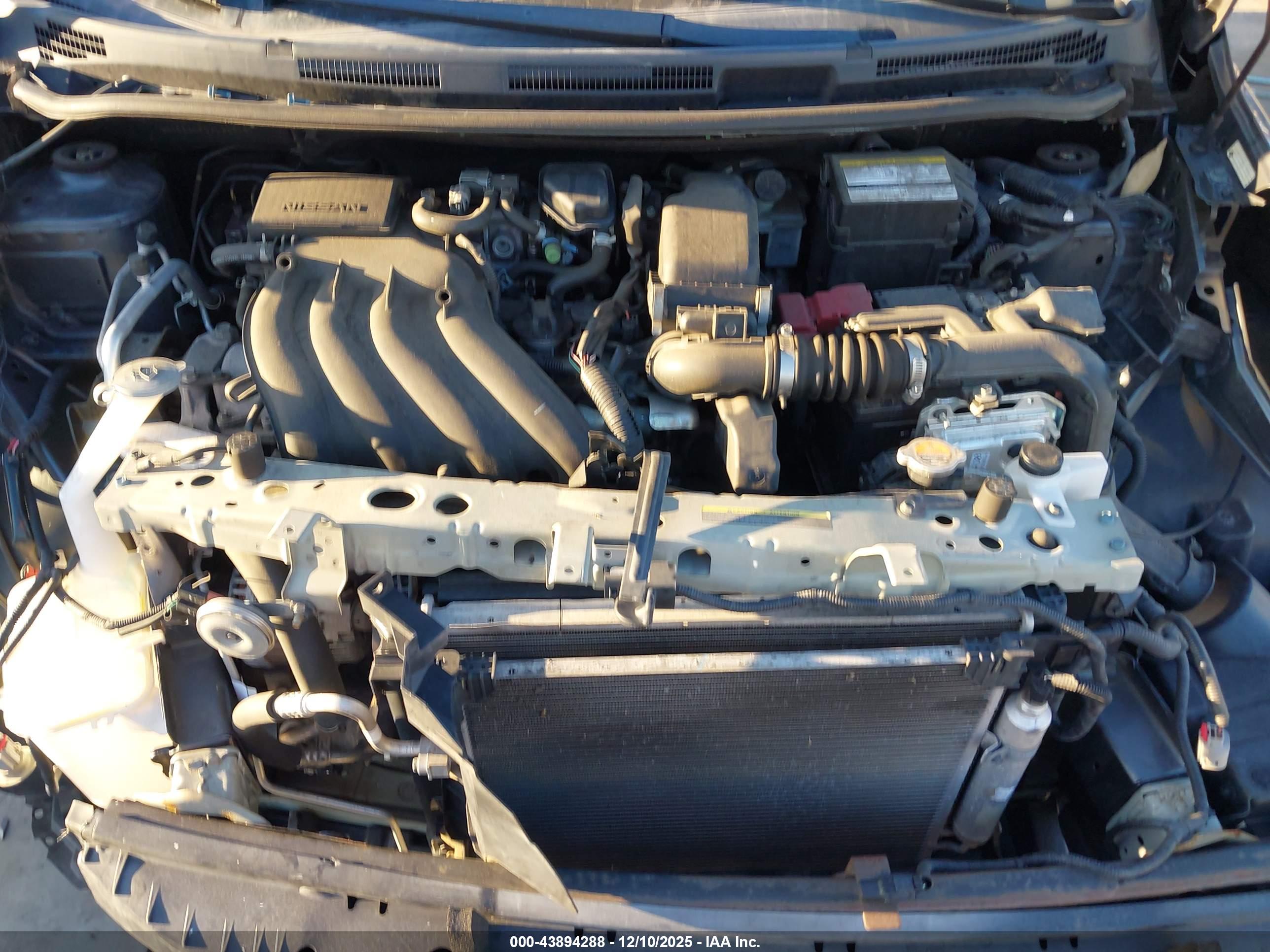NISSAN VERSA image 10