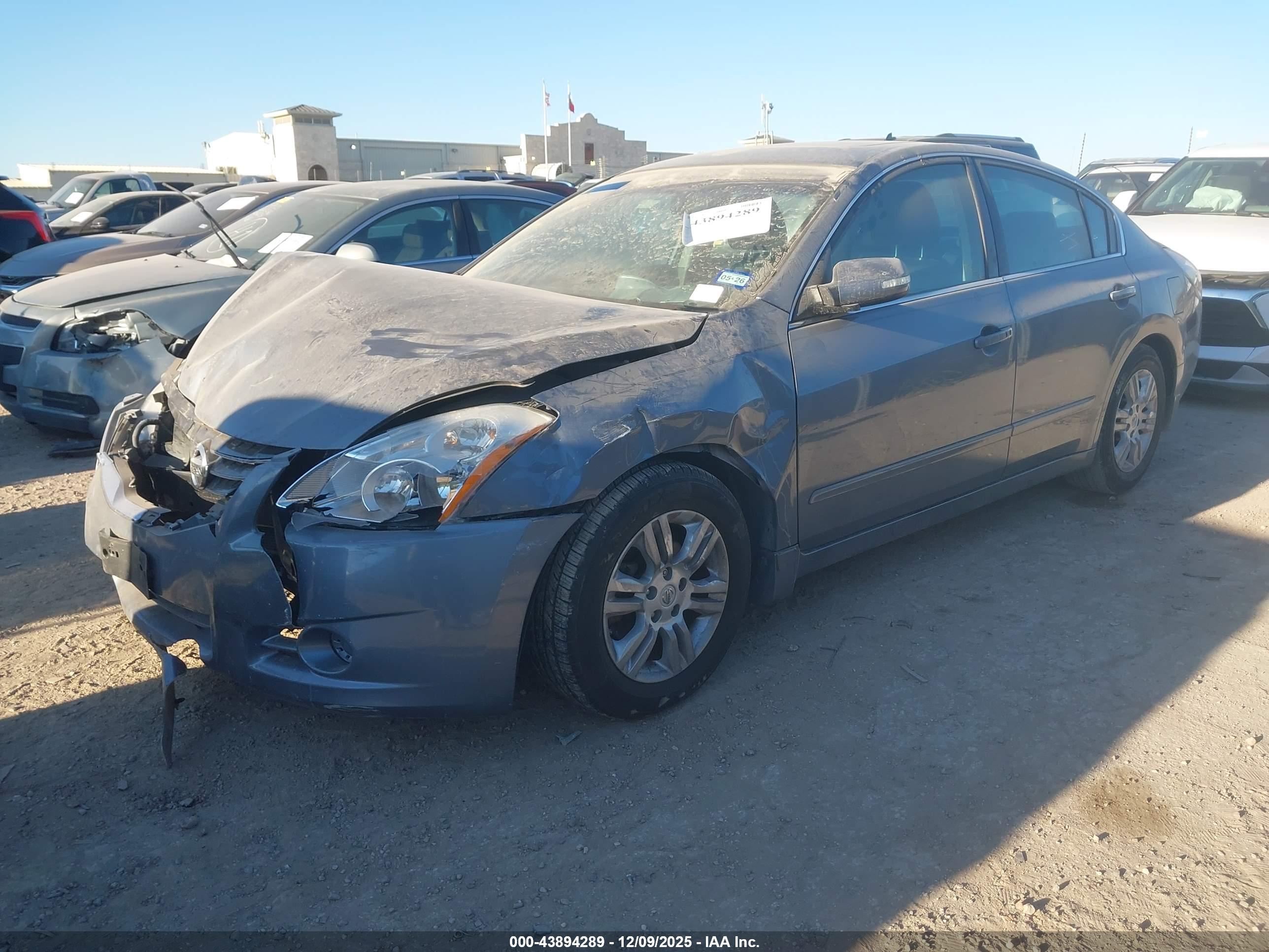 NISSAN ALTIMA image 2