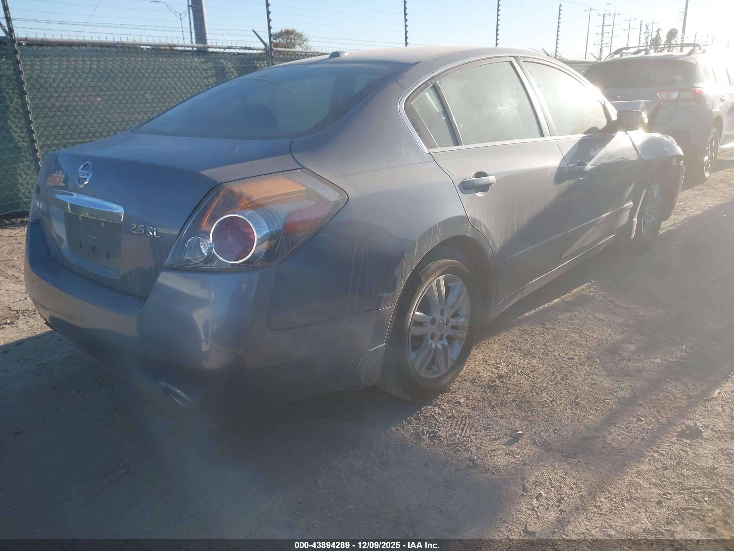 NISSAN ALTIMA image 4