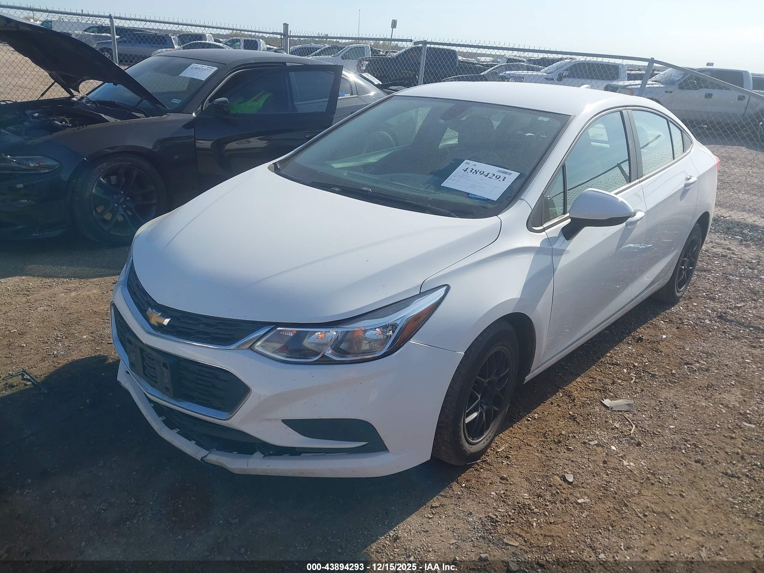 CHEVROLET CRUZE image 2