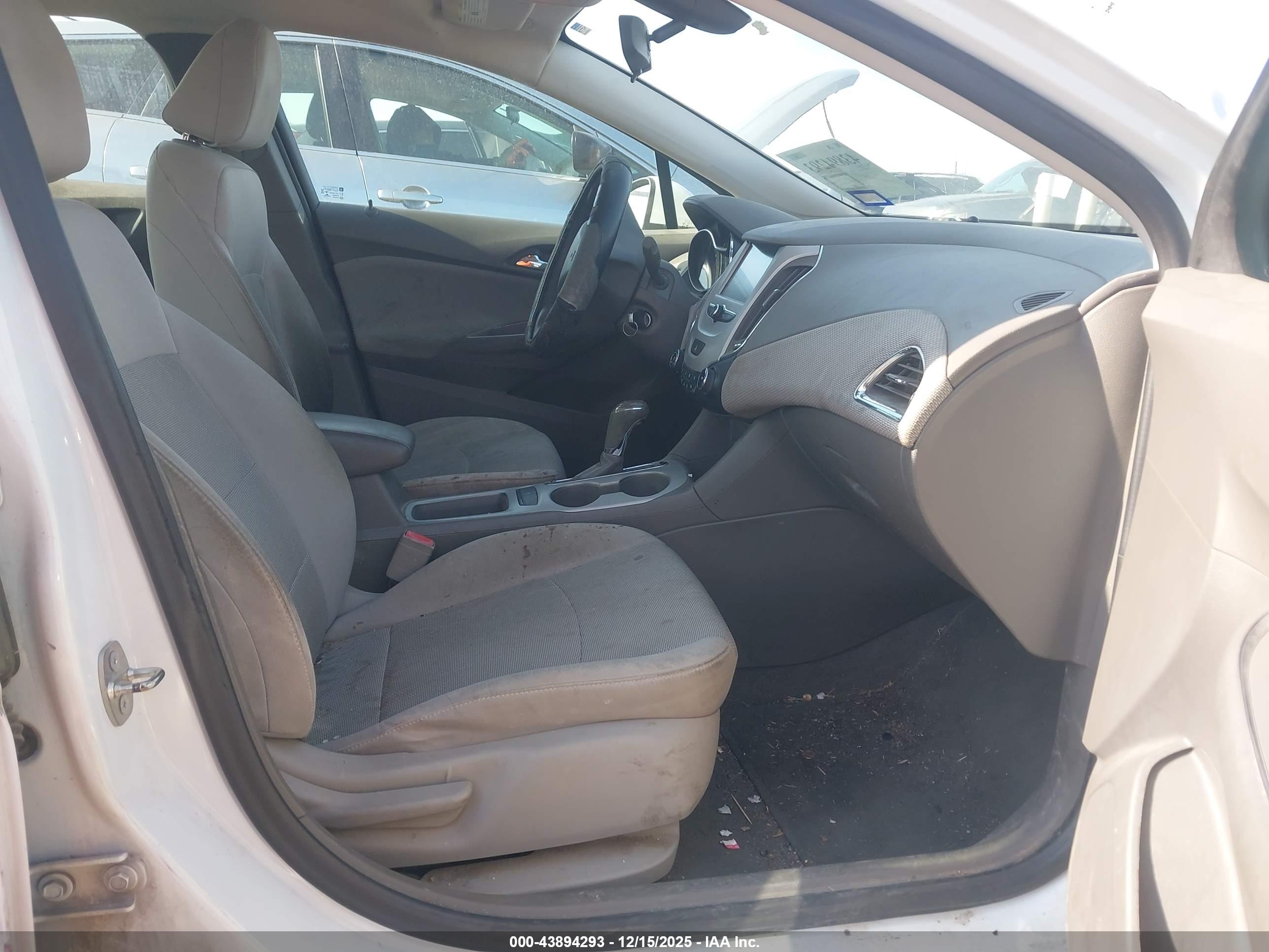CHEVROLET CRUZE image 5