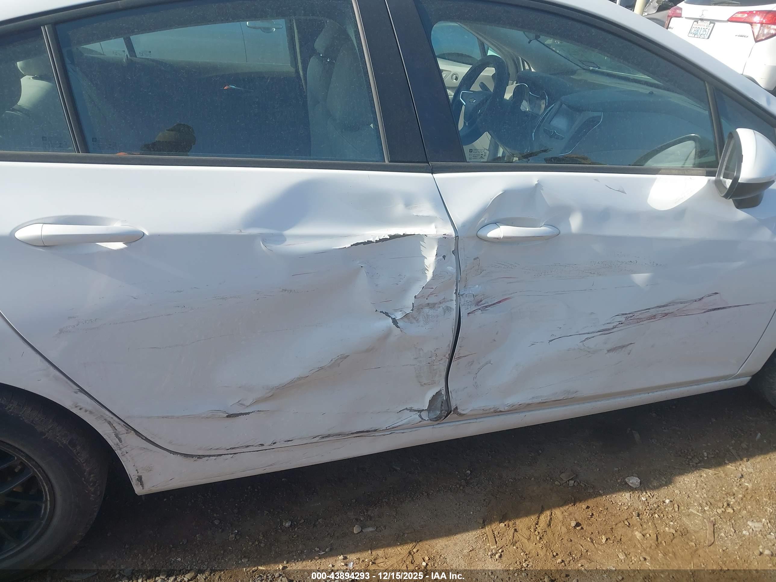 CHEVROLET CRUZE image 6