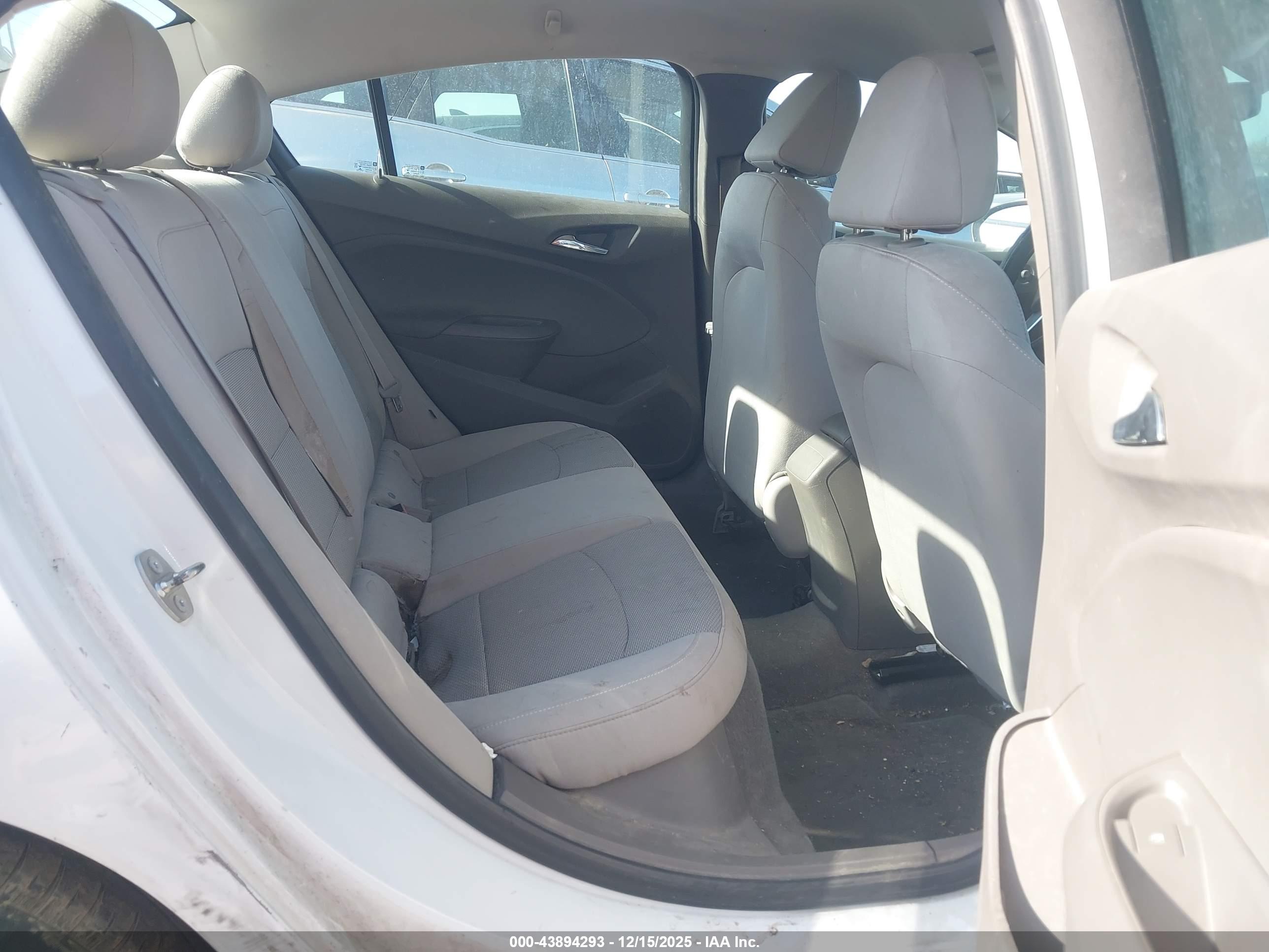 CHEVROLET CRUZE image 8