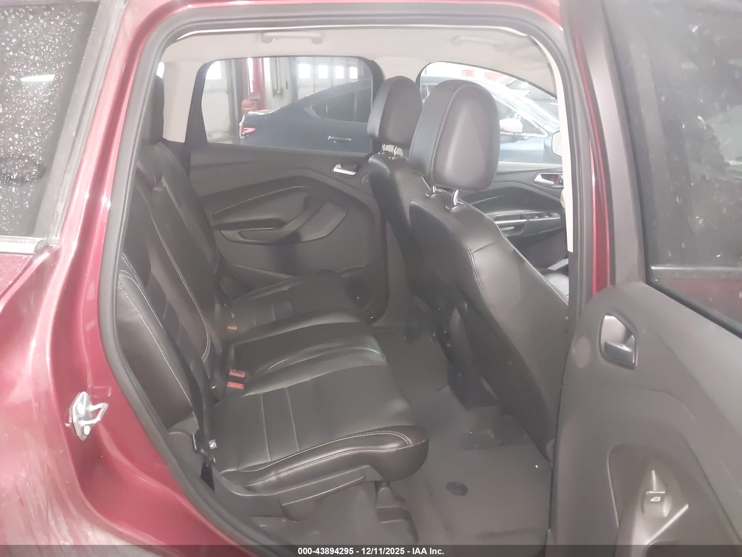 FORD ESCAPE image 8