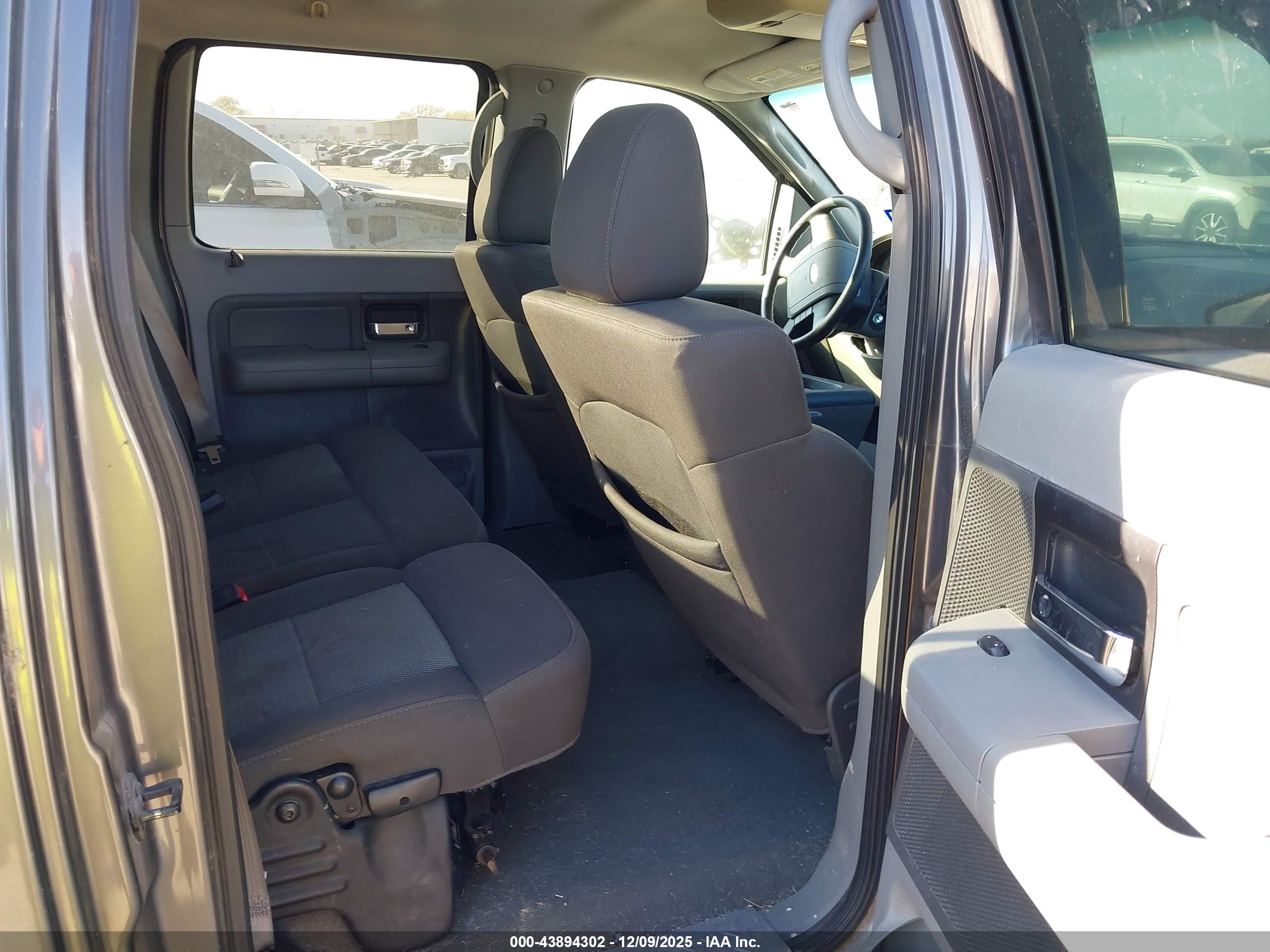 FORD F-150 image 8