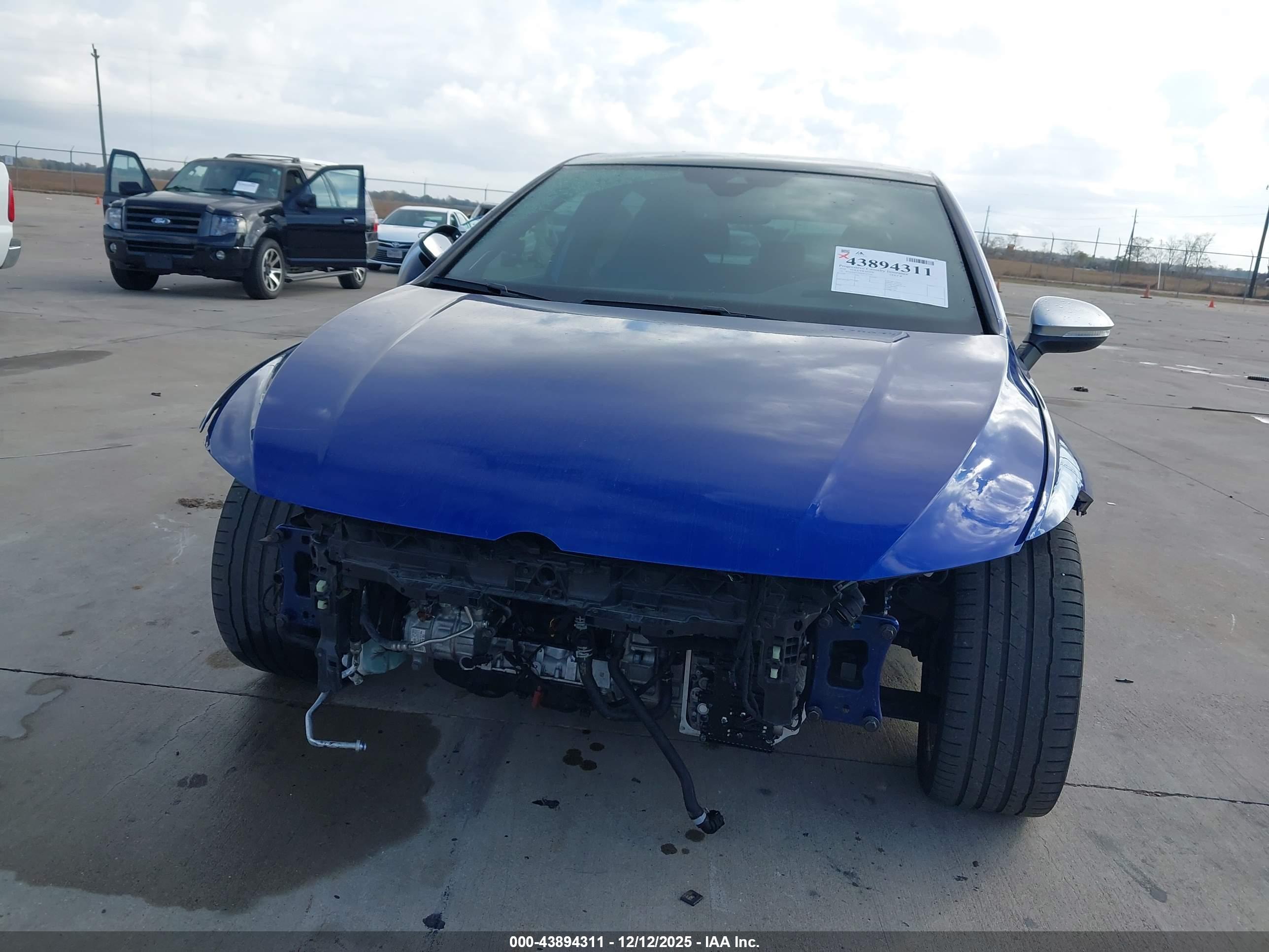 VOLKSWAGEN GOLF image 6