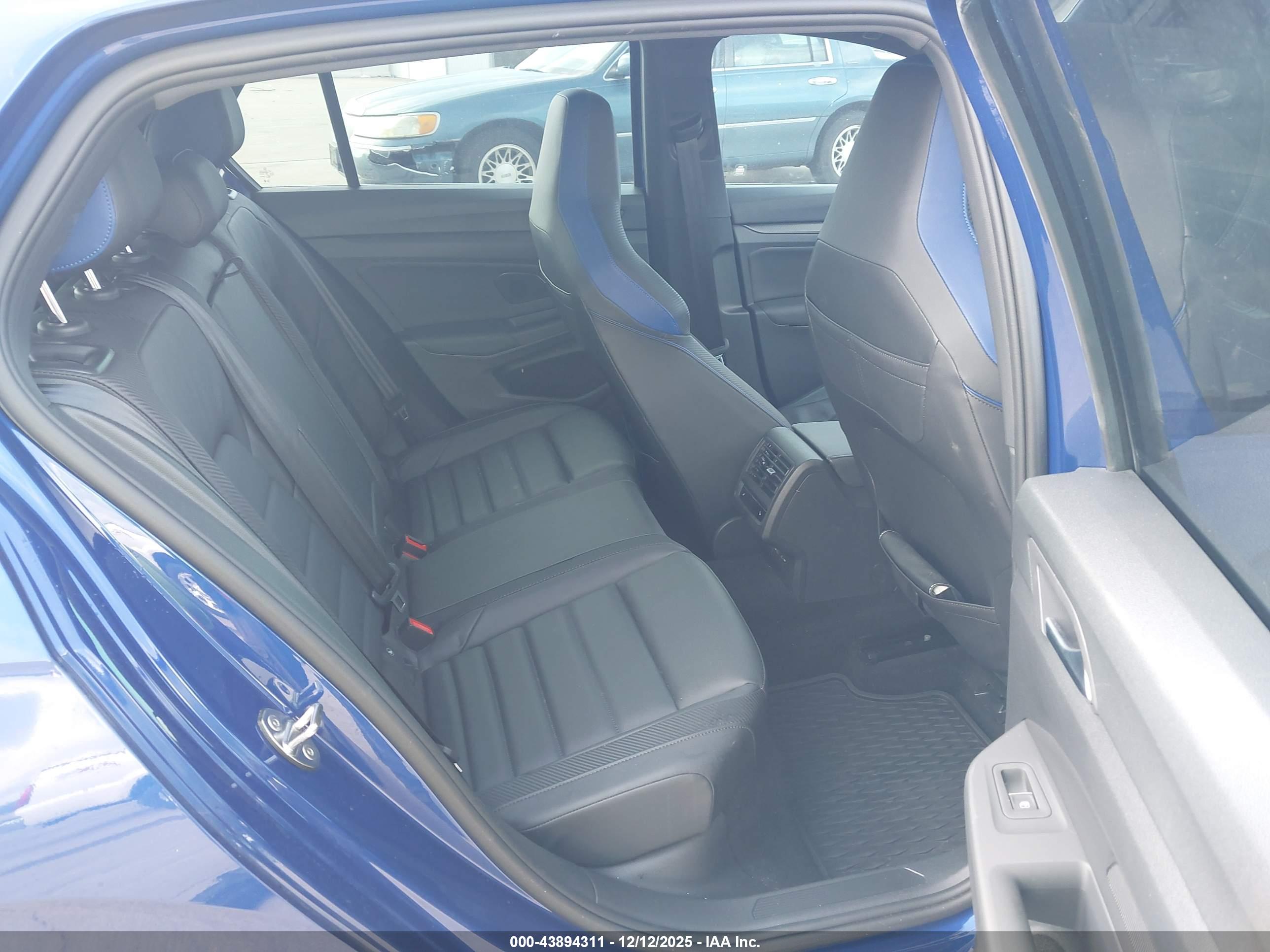 VOLKSWAGEN GOLF image 8