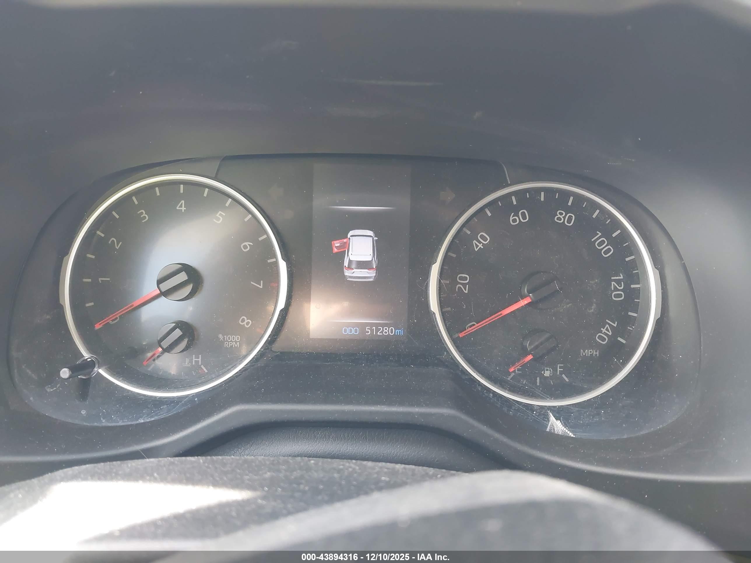 TOYOTA RAV4 image 7