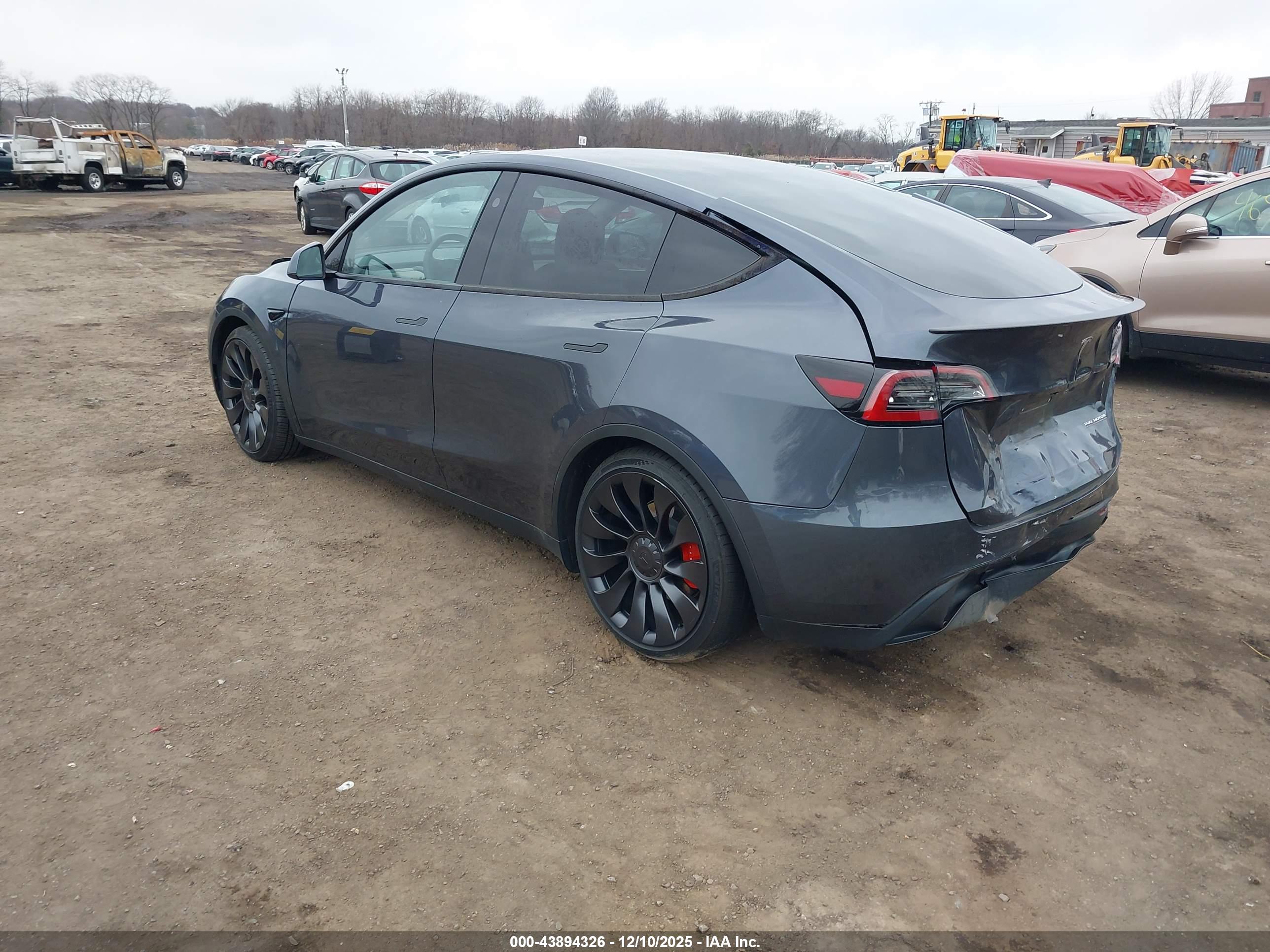 TESLA MODEL image 3