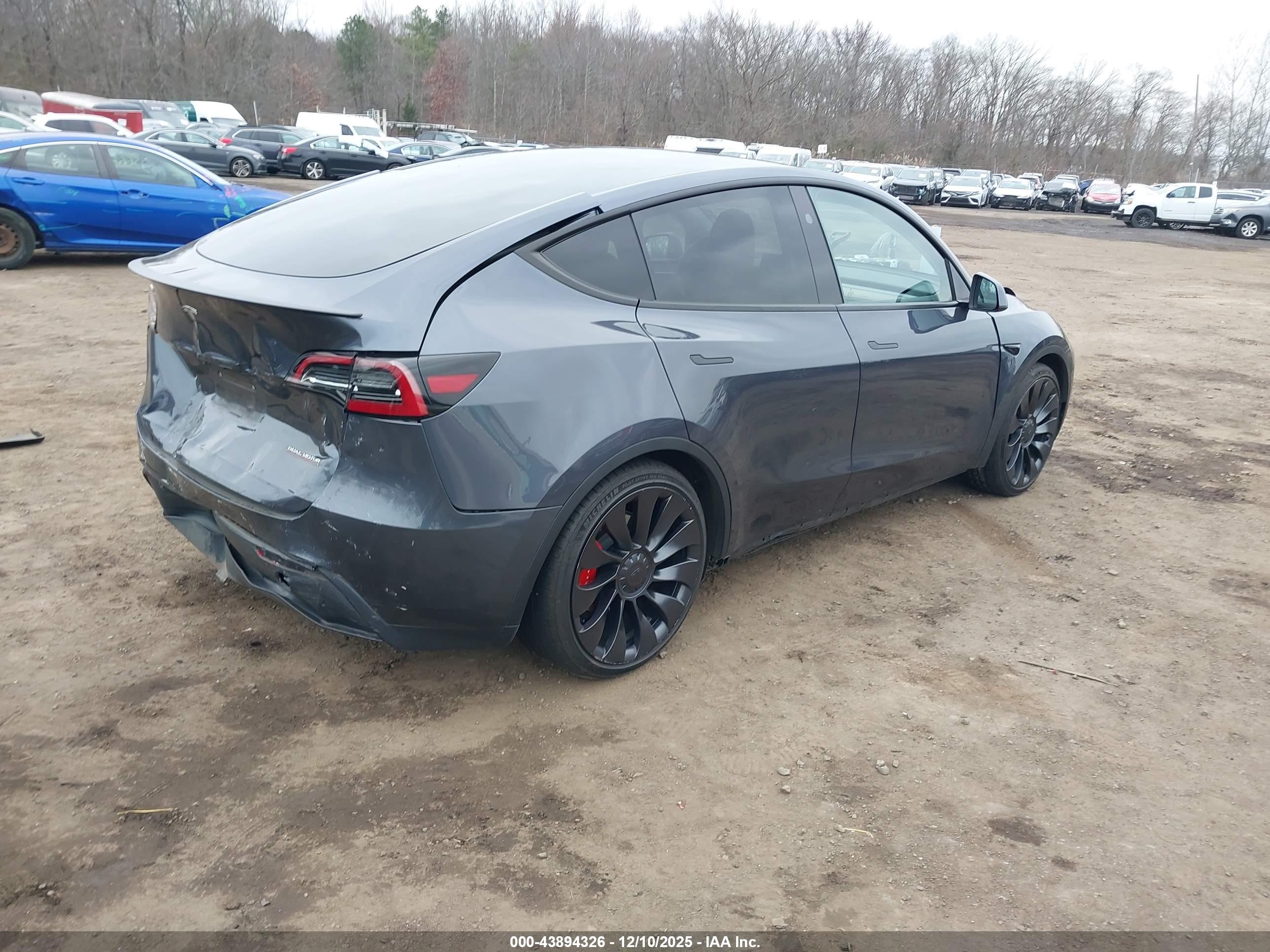 TESLA MODEL image 4