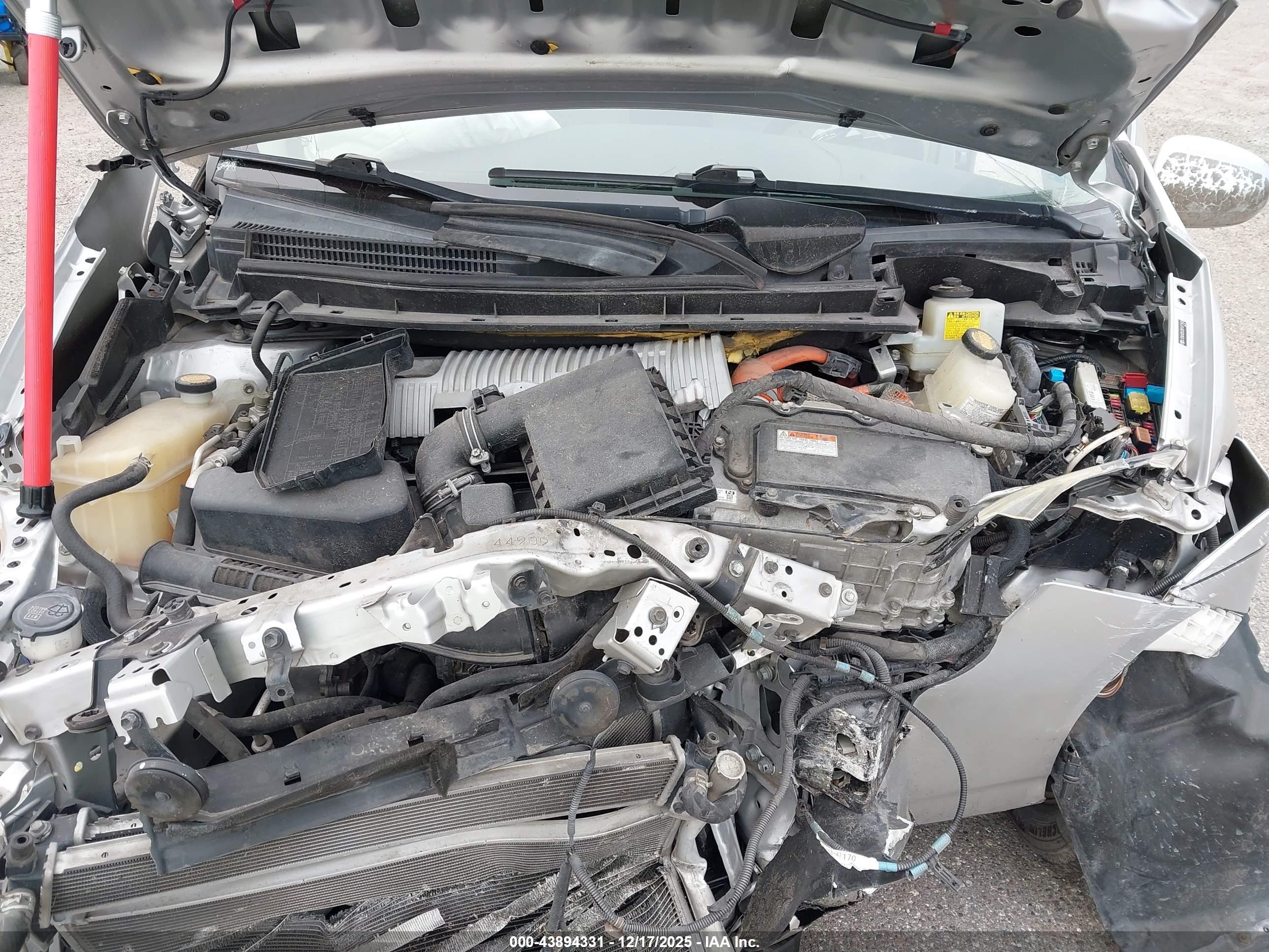 TOYOTA PRIUS image 10