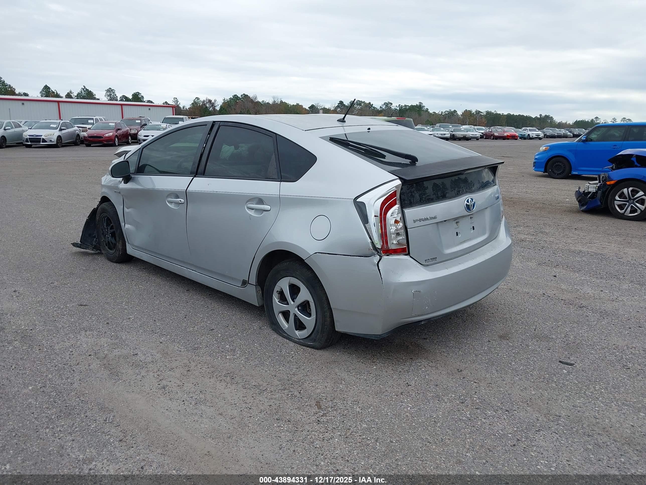 TOYOTA PRIUS image 3