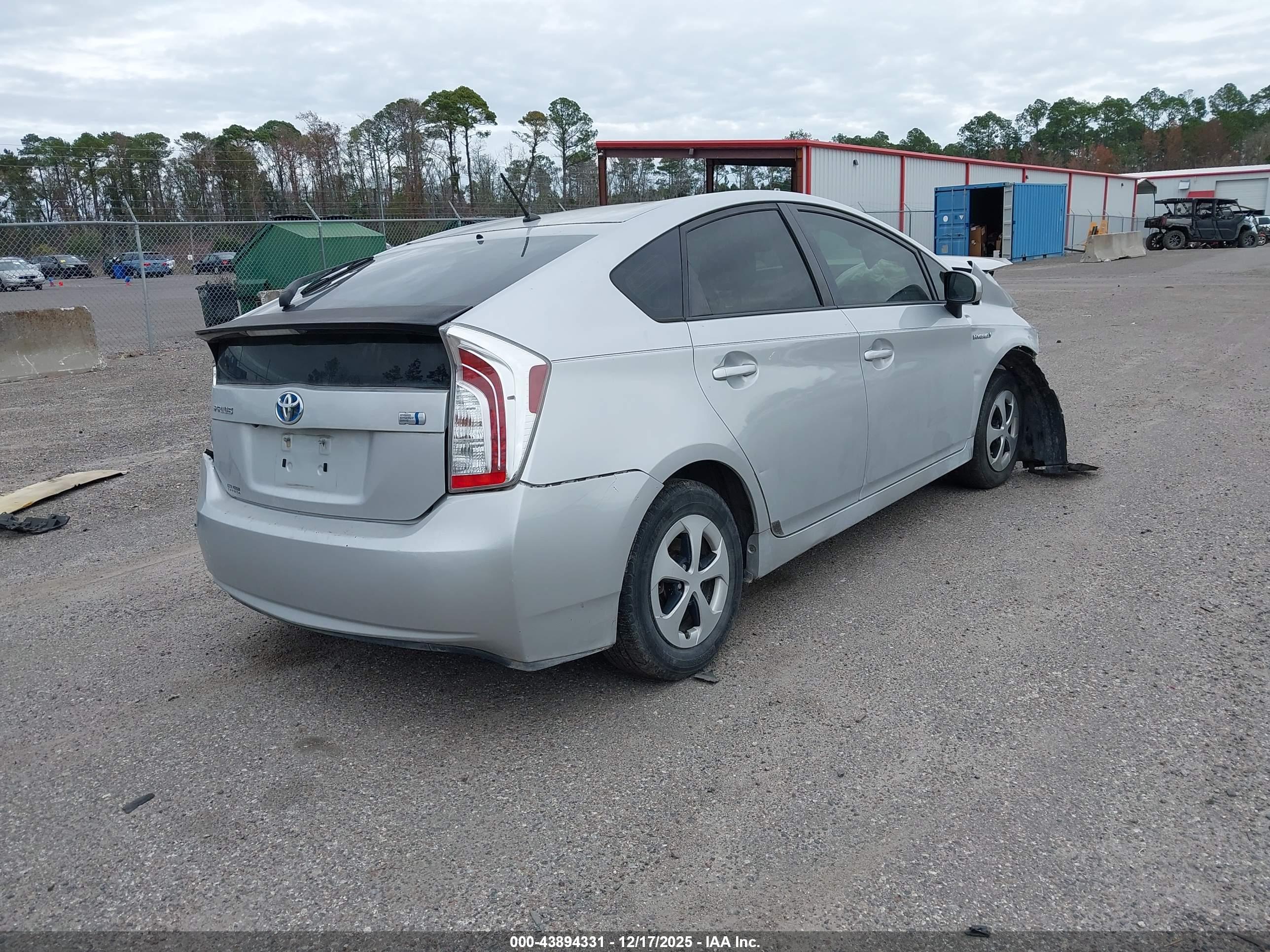 TOYOTA PRIUS image 4