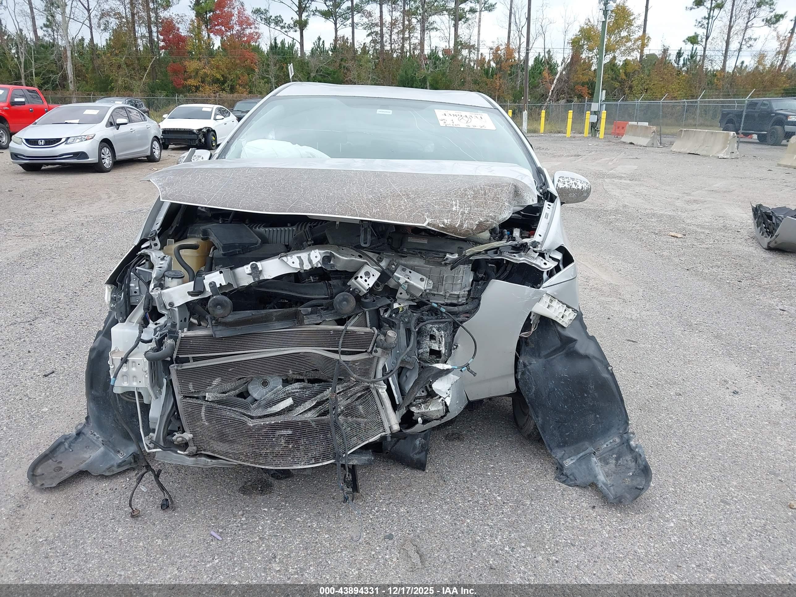 TOYOTA PRIUS image 6