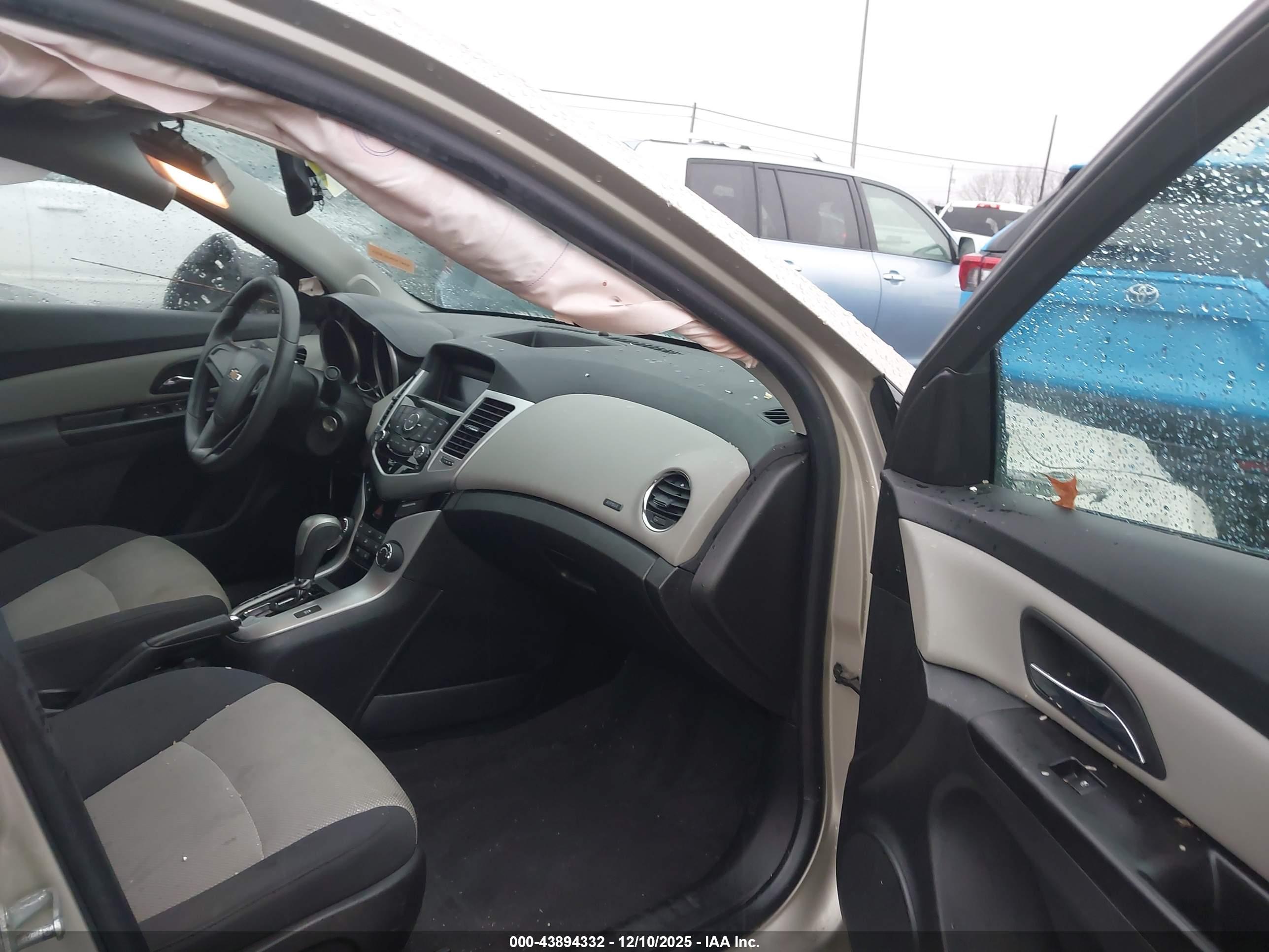CHEVROLET CRUZE image 5