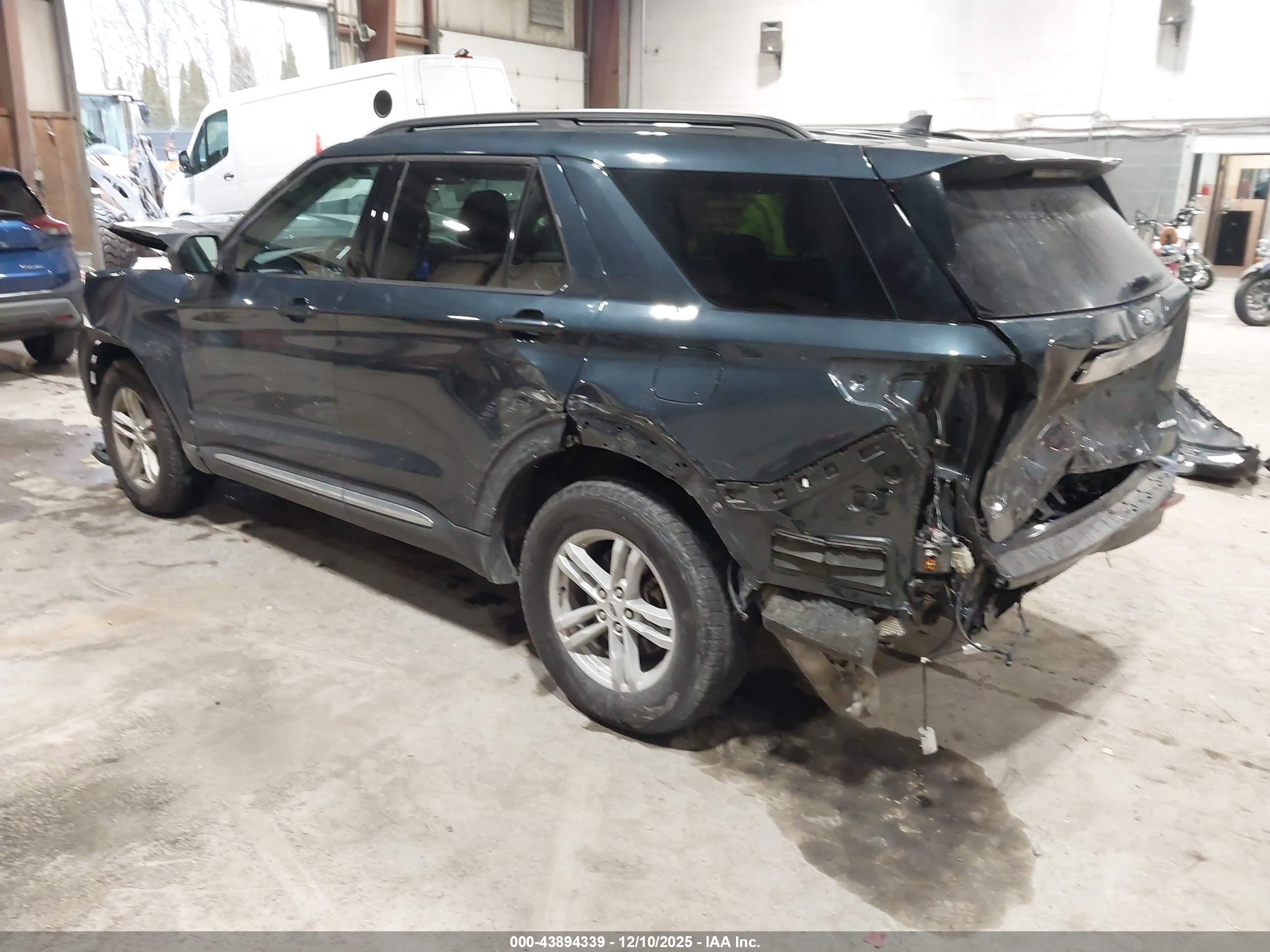FORD EXPLORER image 3