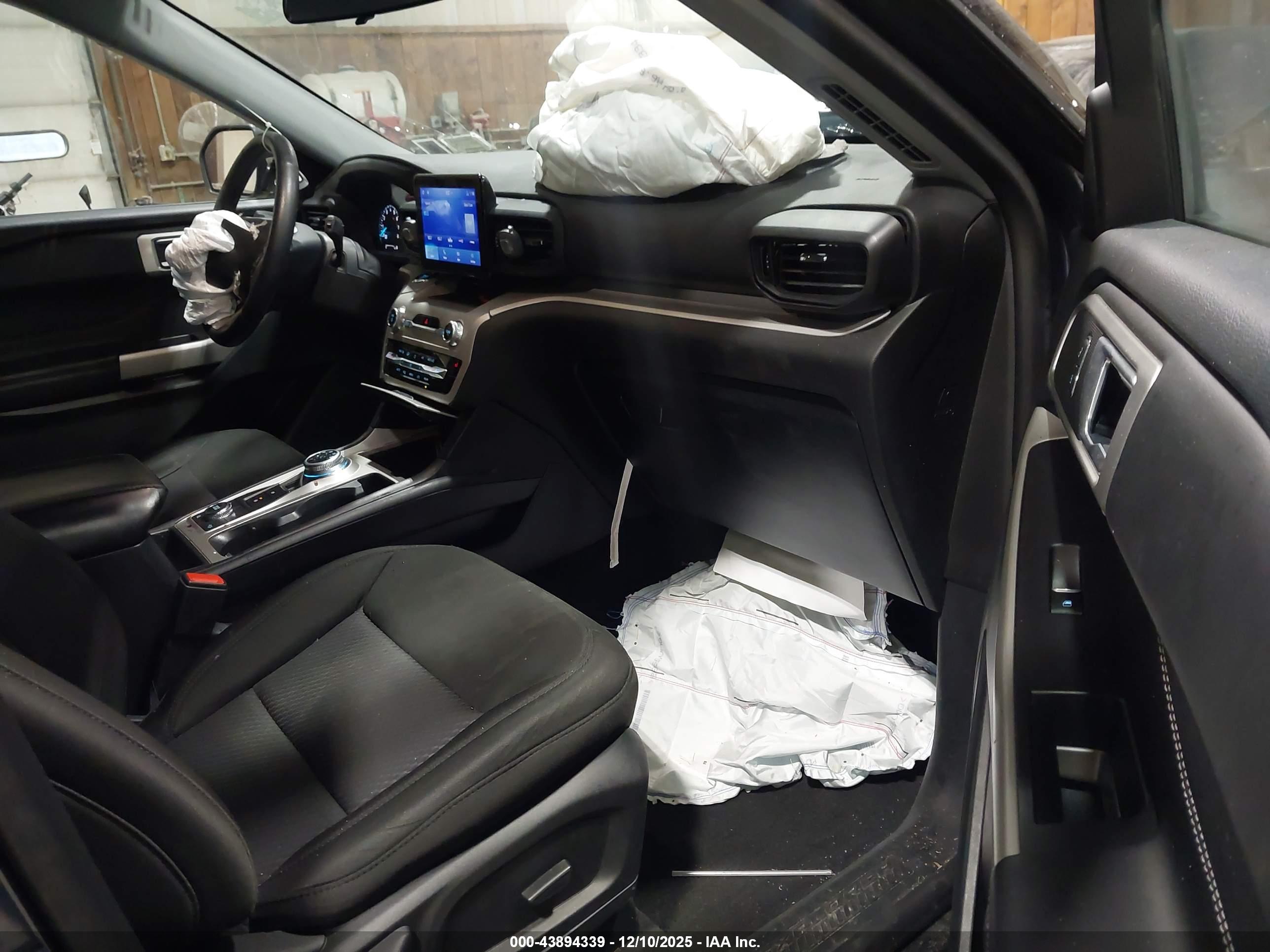 FORD EXPLORER image 5