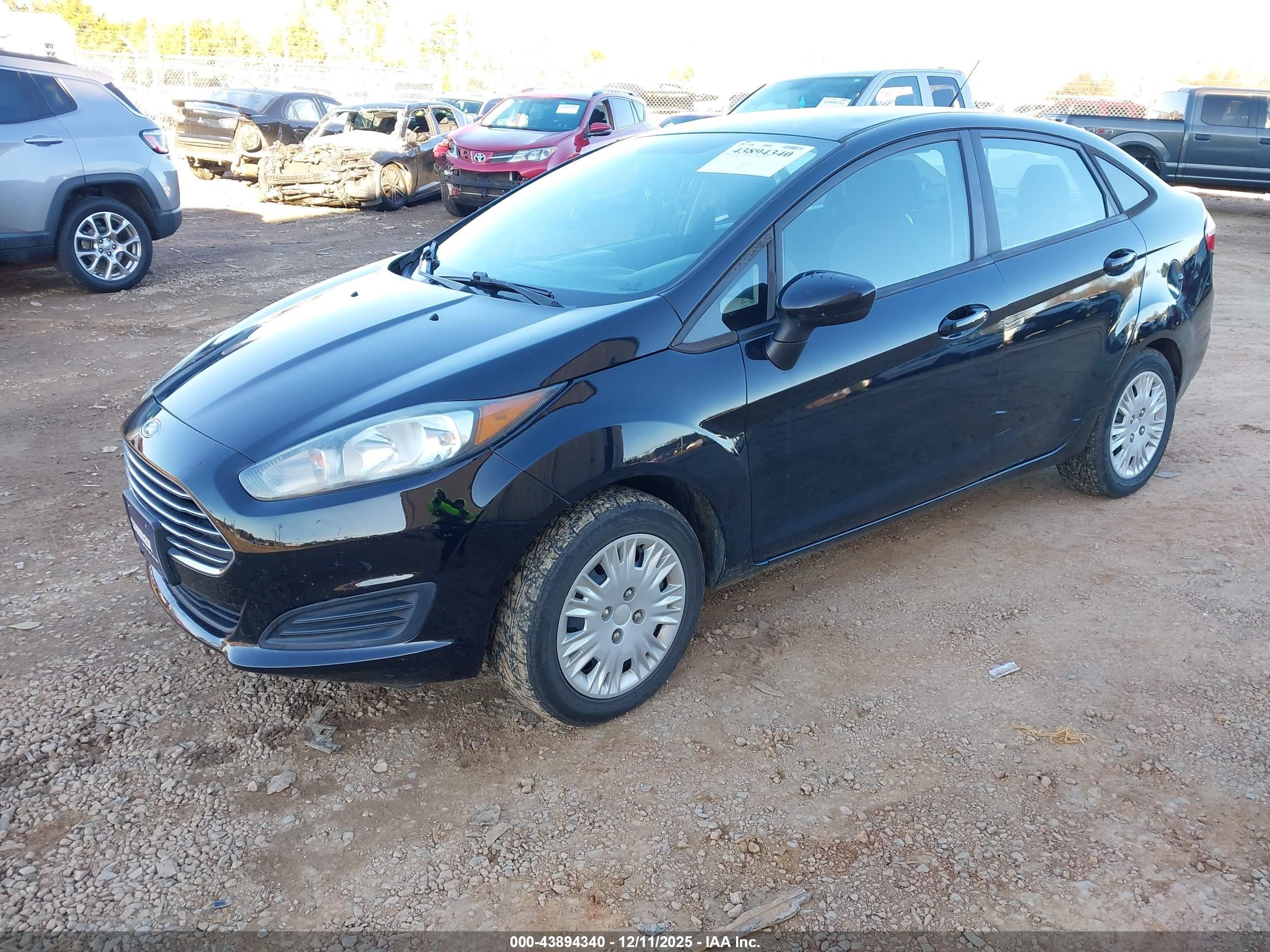 FORD FIESTA image 2