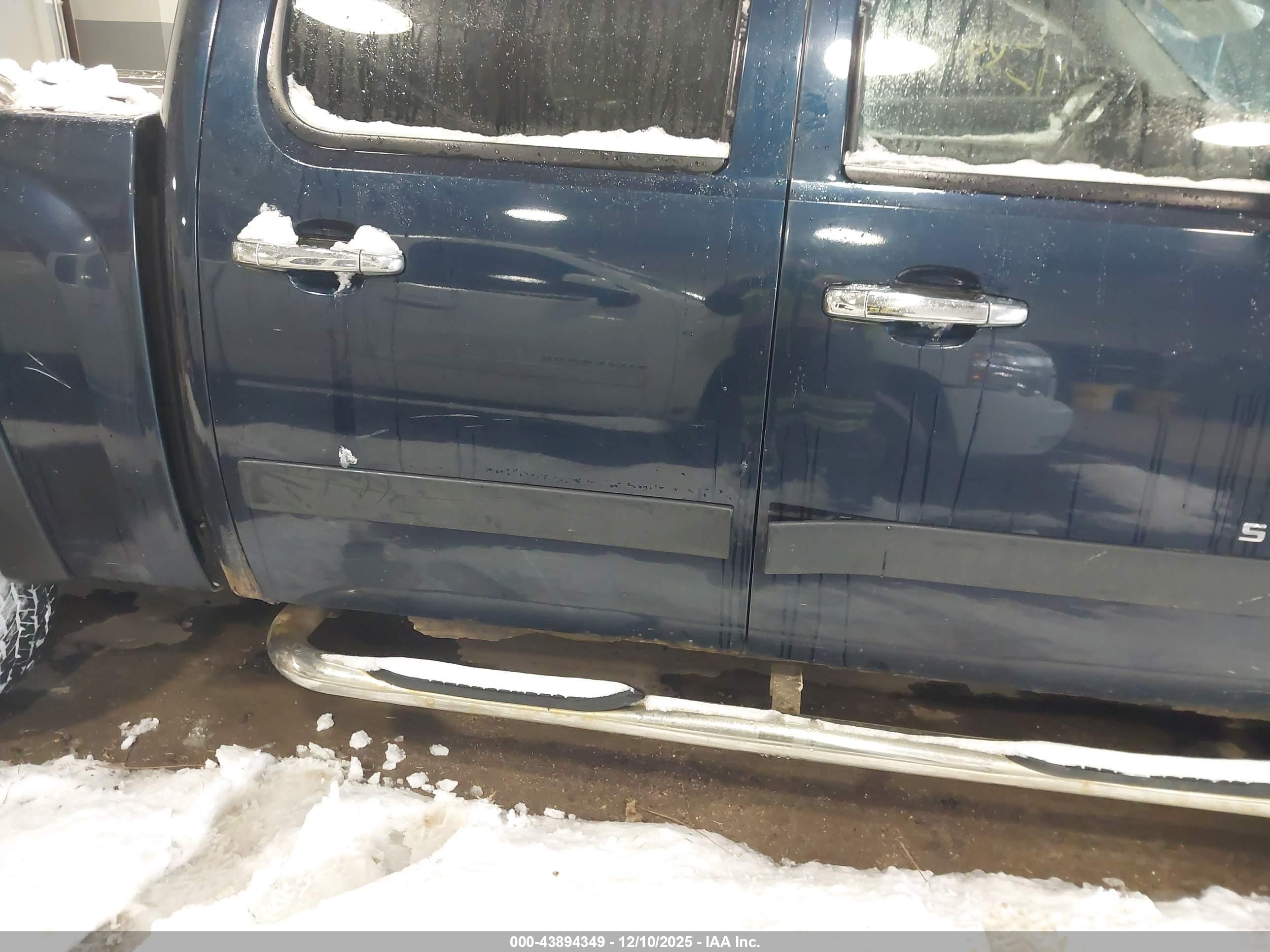 CHEVROLET SILVERADO image 6
