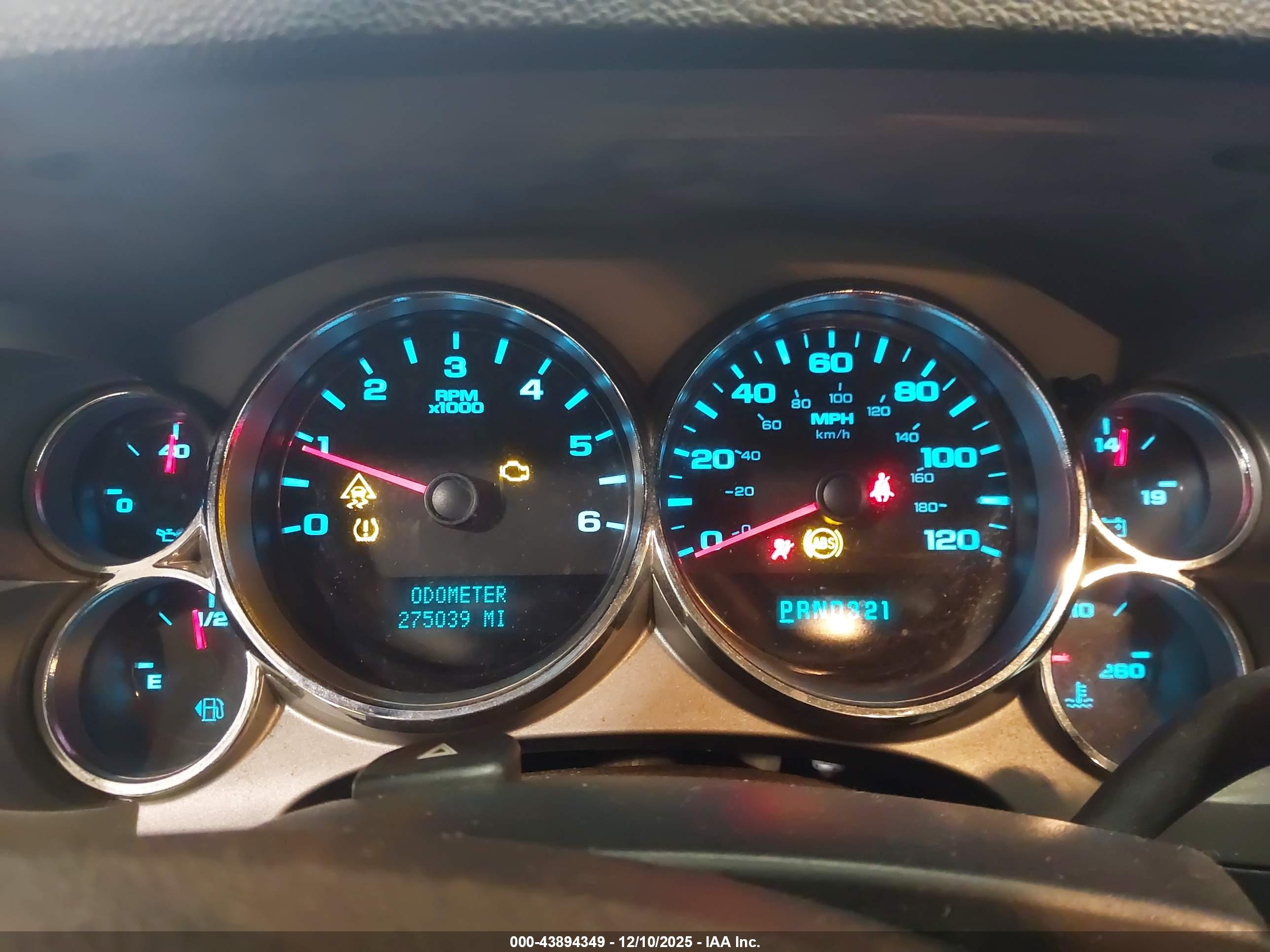 CHEVROLET SILVERADO image 7