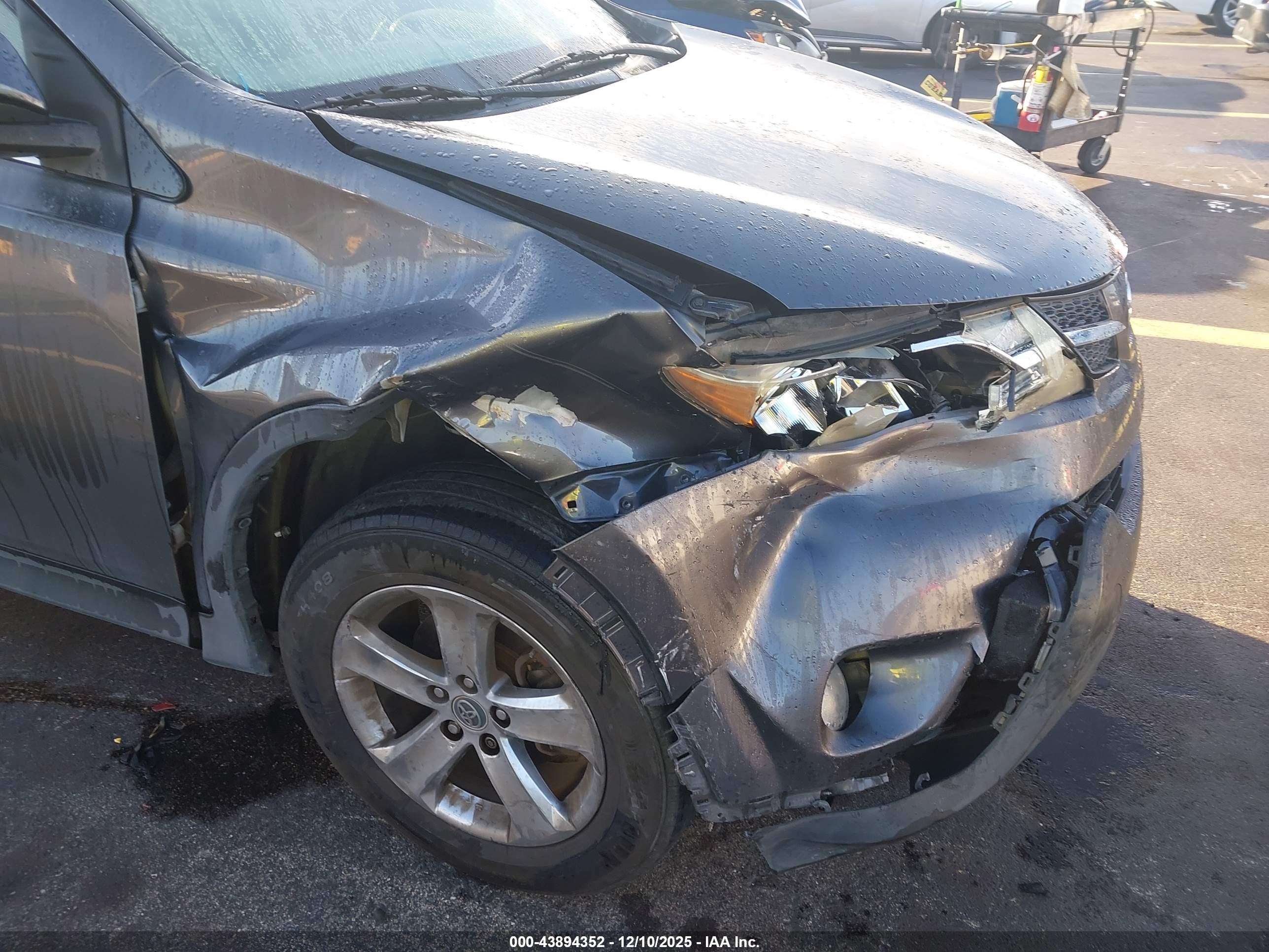 TOYOTA RAV4 image 6