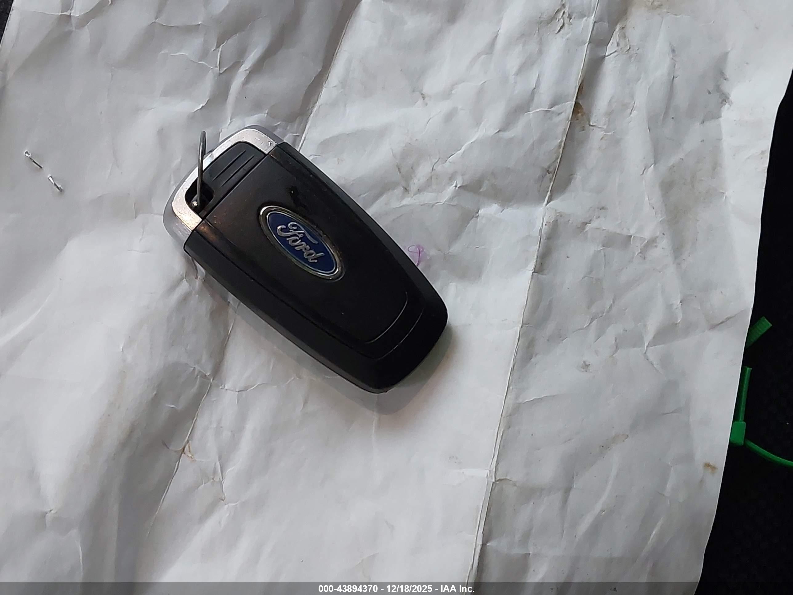 FORD FUSION image 11