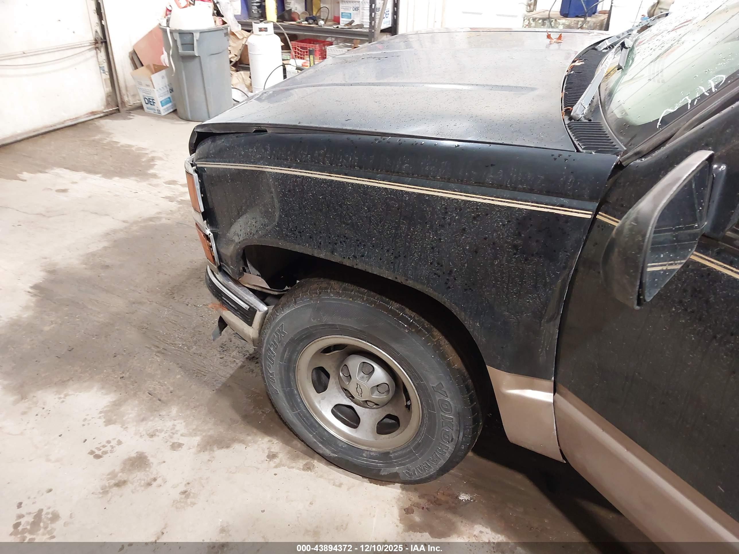 CHEVROLET GMT-400 image 6